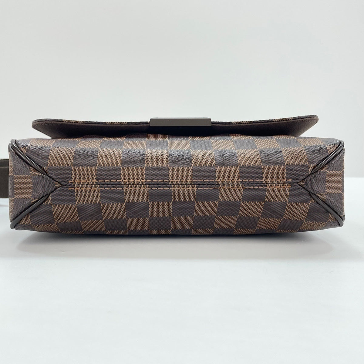 Louis Vuitton Brown Shoulder Bag (Pre-Owned)