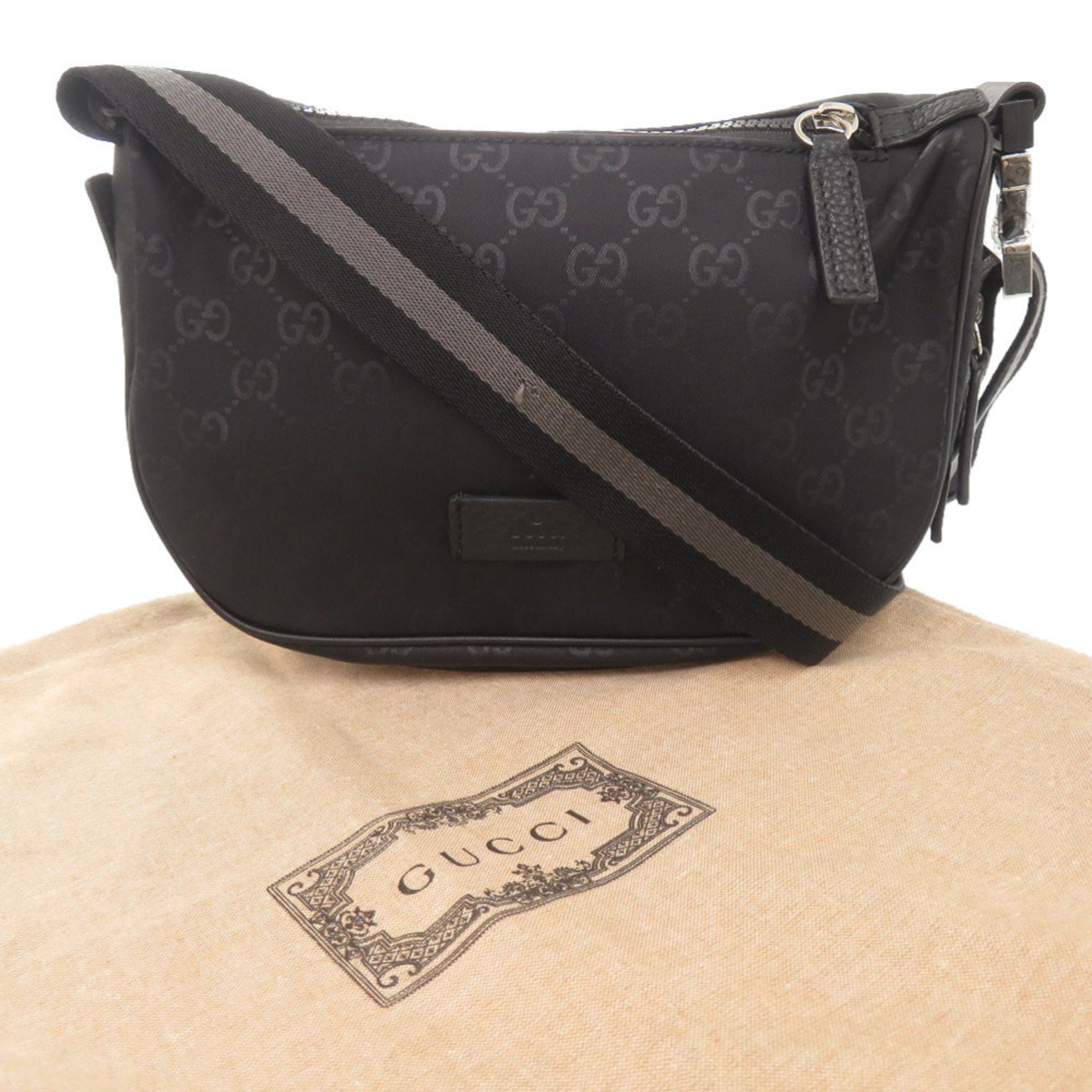 Gucci Black Nylon Shoulder Bag (Pre-Owned)