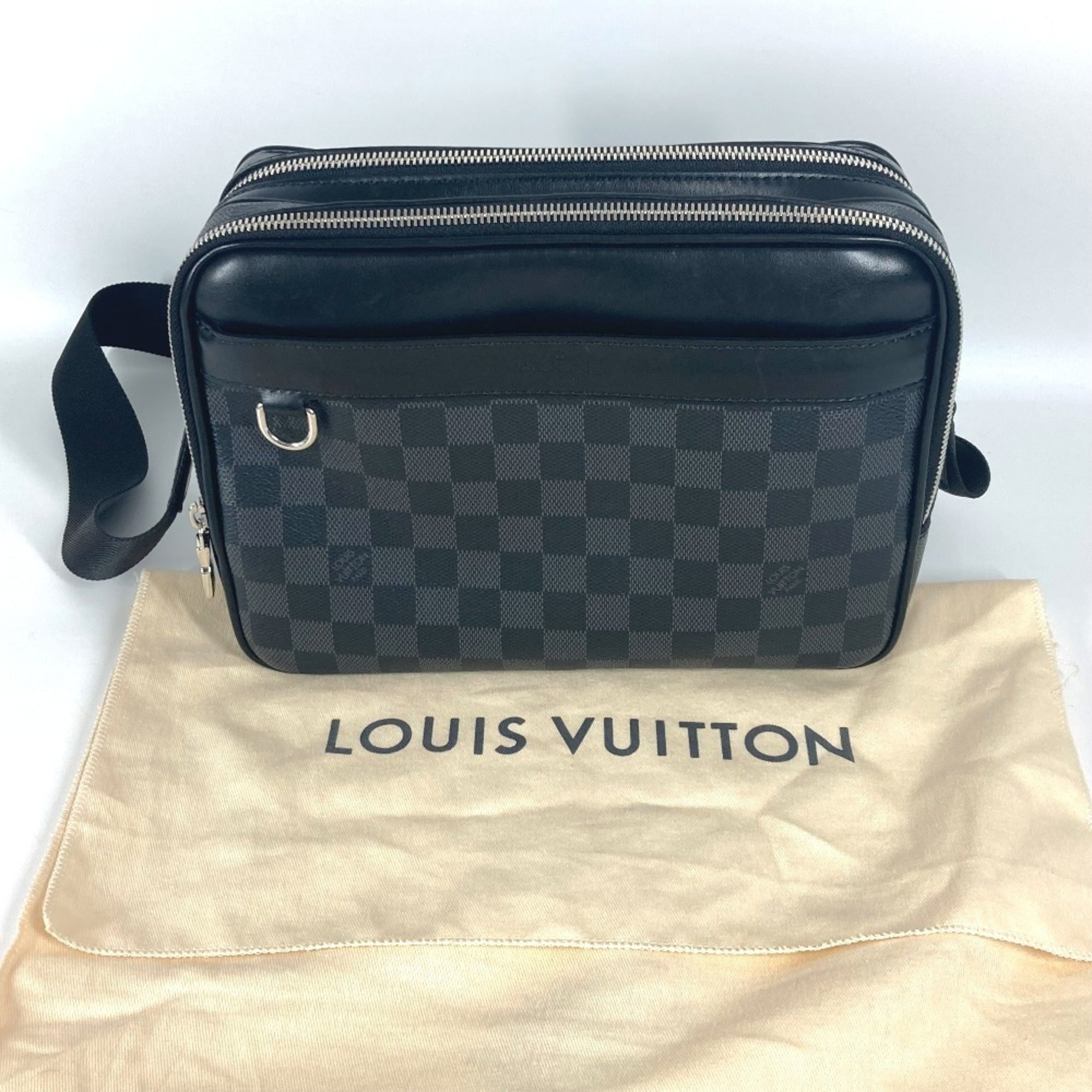 Louis Vuitton Damier Graphite Black Damier Graphite Shoulder Bag (Pre-Owned)