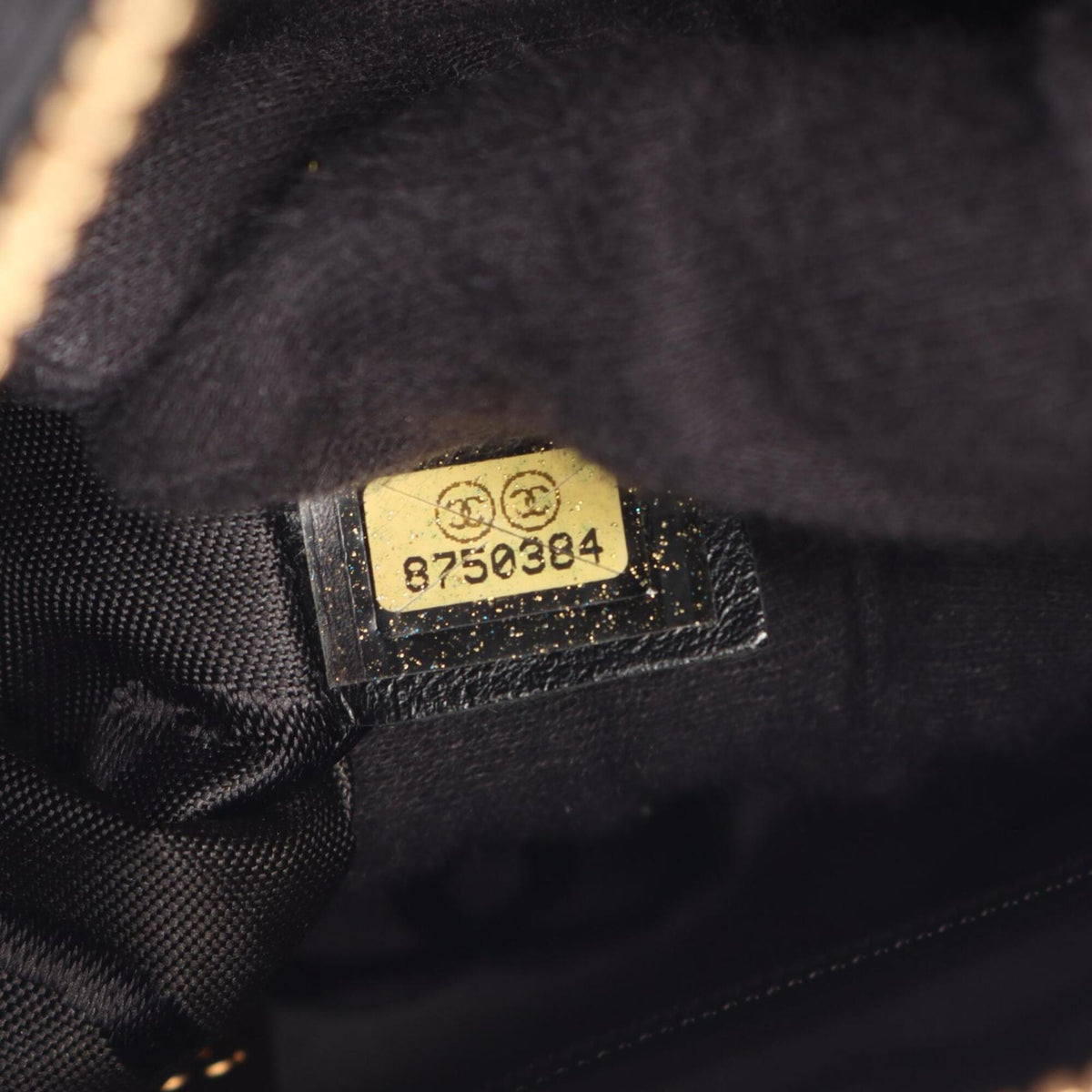 Chanel Black Grained Calfskin Handbag (Pre-Owned)