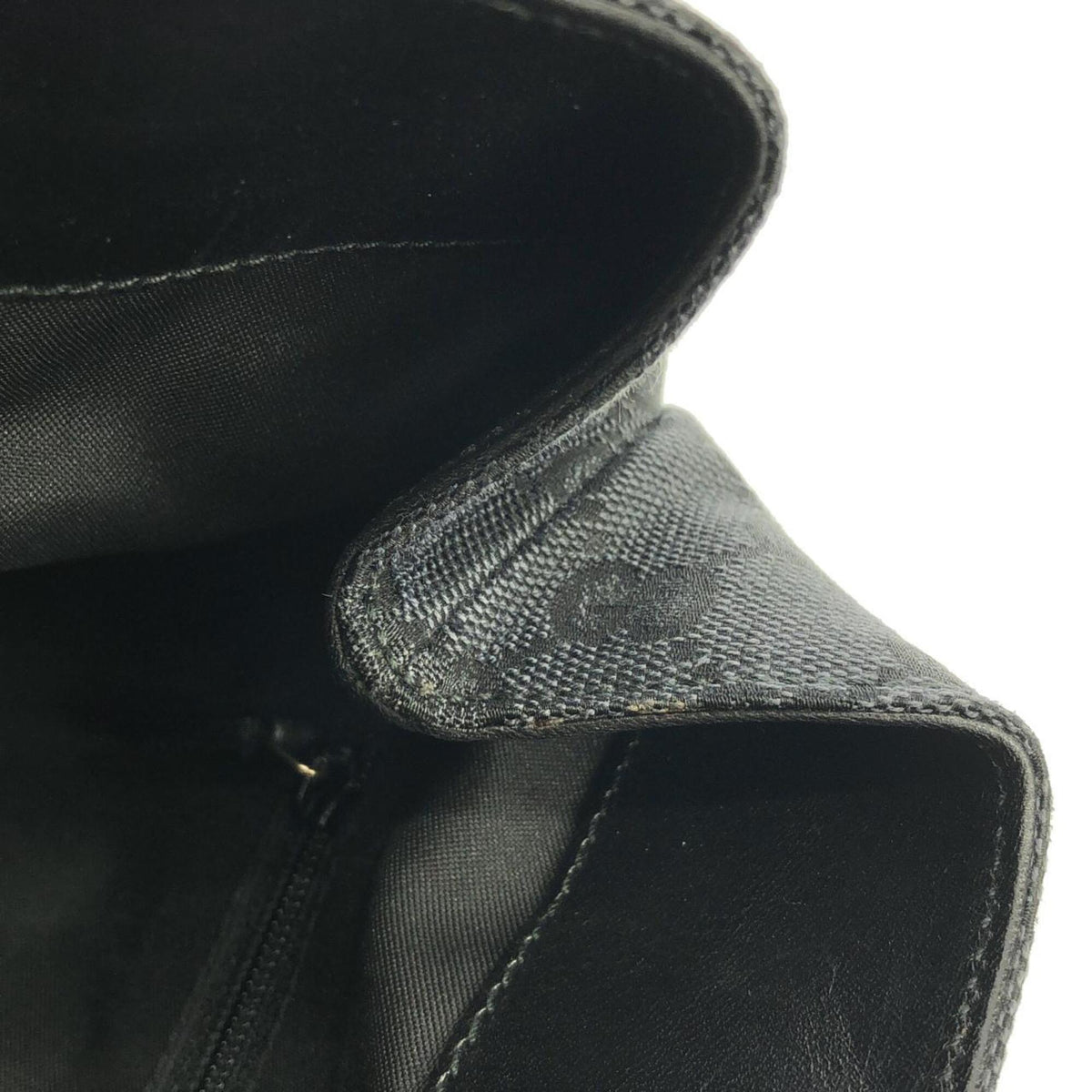 Gucci Black Gg Canvas Handbag (Pre-Owned)
