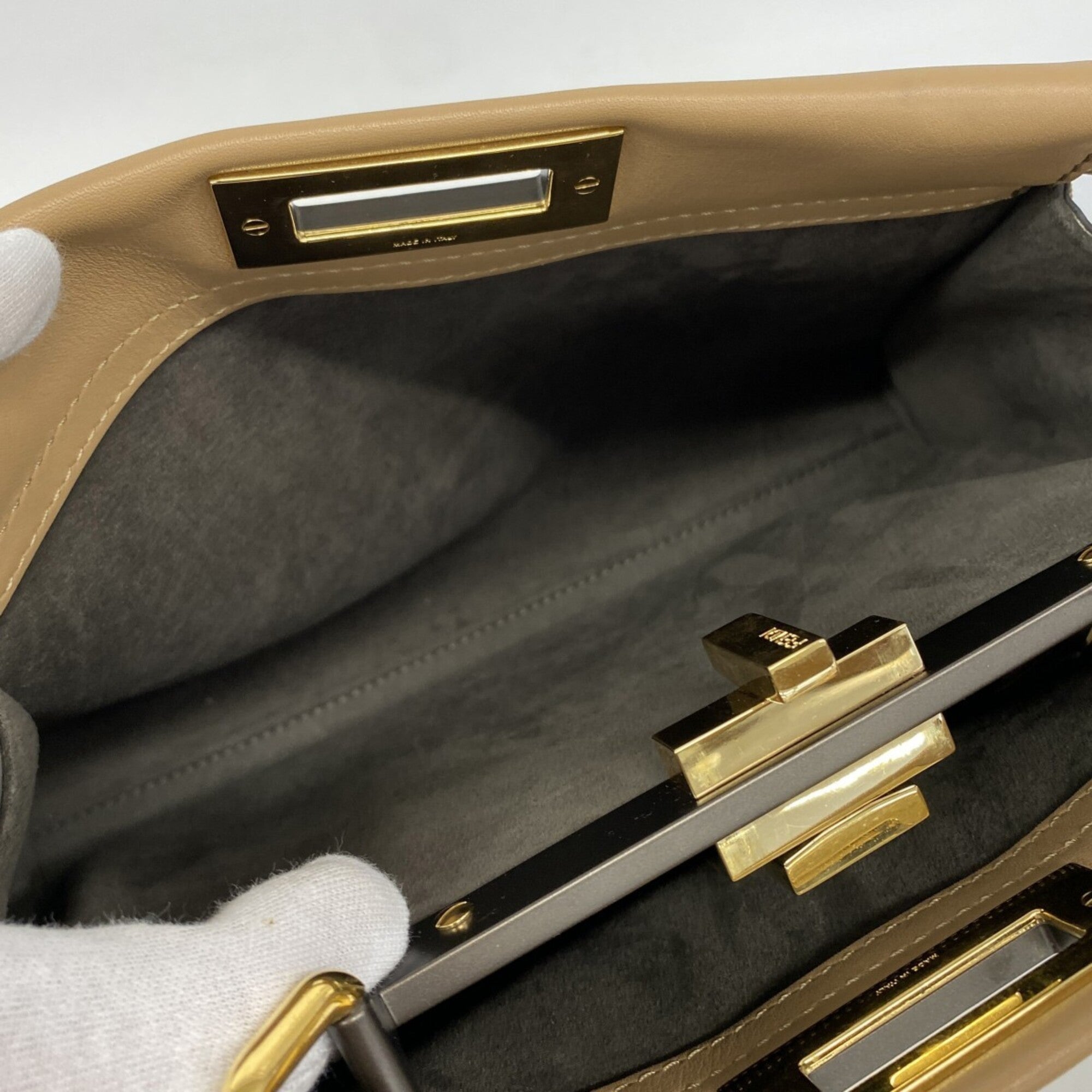 Fendi Beige Leather Handbag (Pre-Owned)