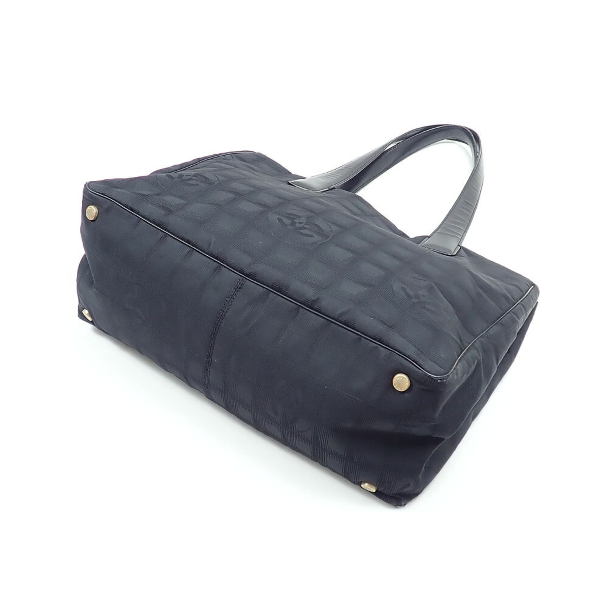 Chanel New Travel Line Black Nylon Tote Bag (Pre-Owned)