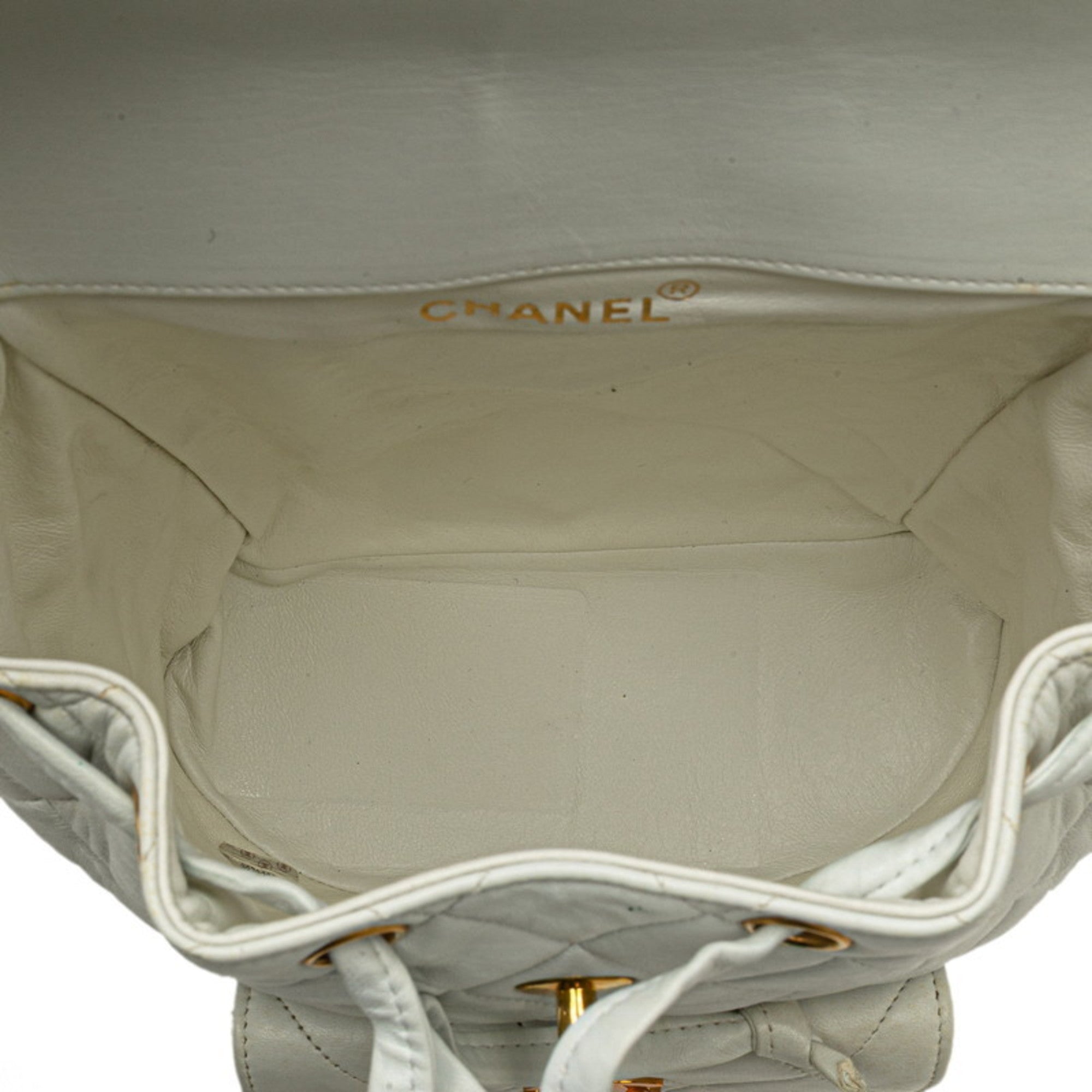 Chanel White Leather Backpack (Pre-Owned)