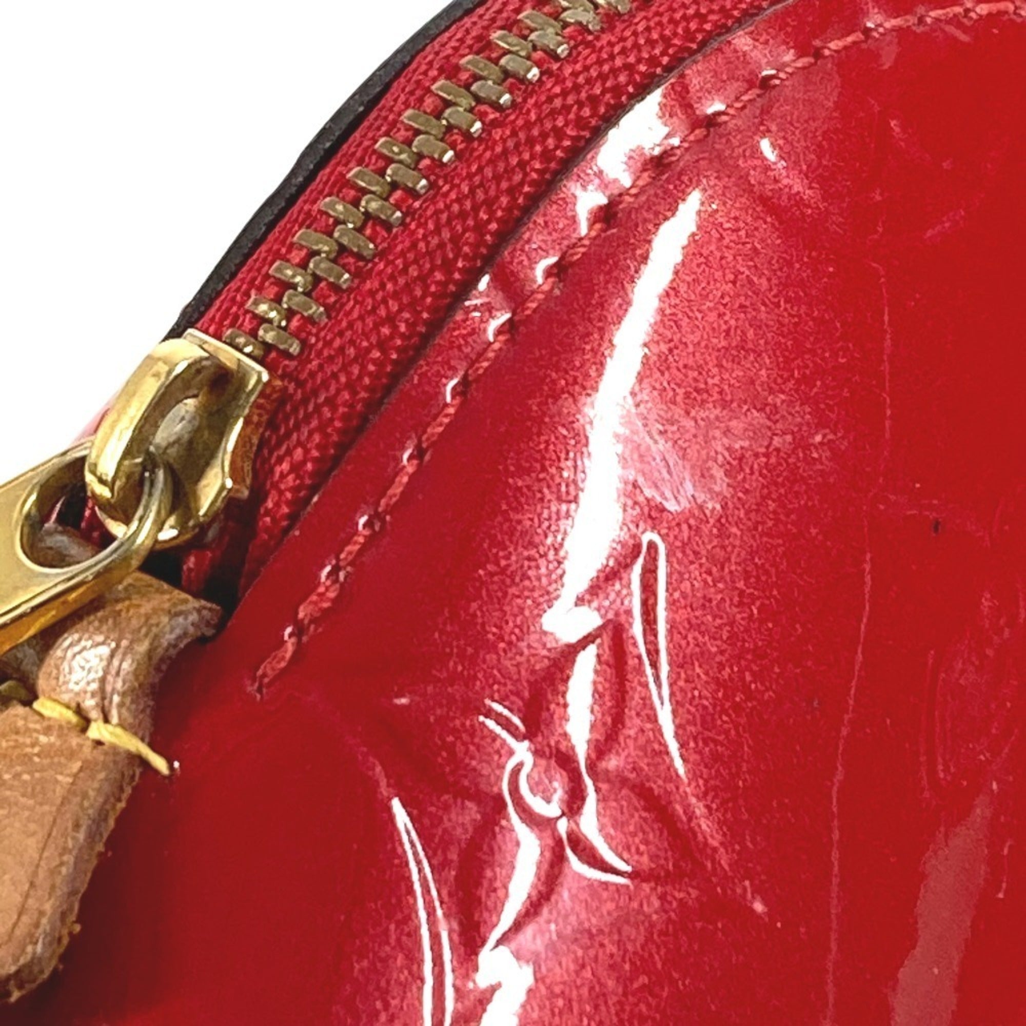 Louis Vuitton Monogram Vernis Cerise Red Color Monogram Vernis Pouch (Pre-Owned)