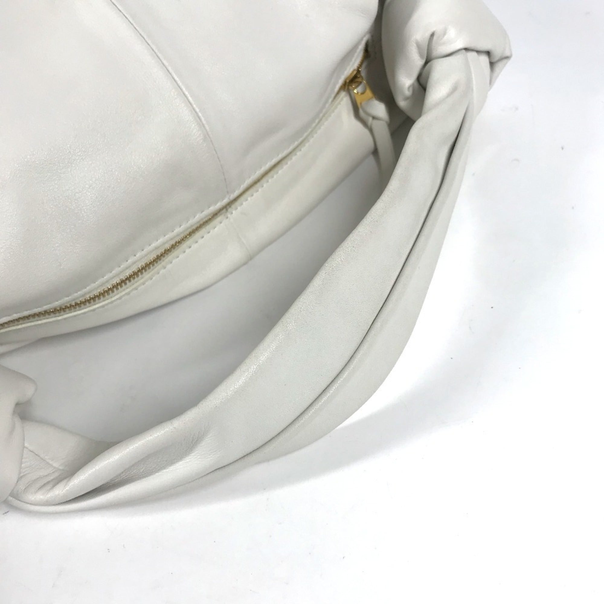 Bottega Veneta White Leather Handbag (Pre-Owned)