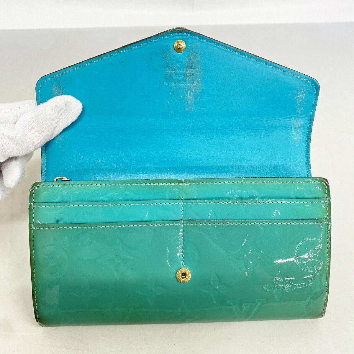 Louis Vuitton Green Long Wallet (Bi-Fold) (Pre-Owned)
