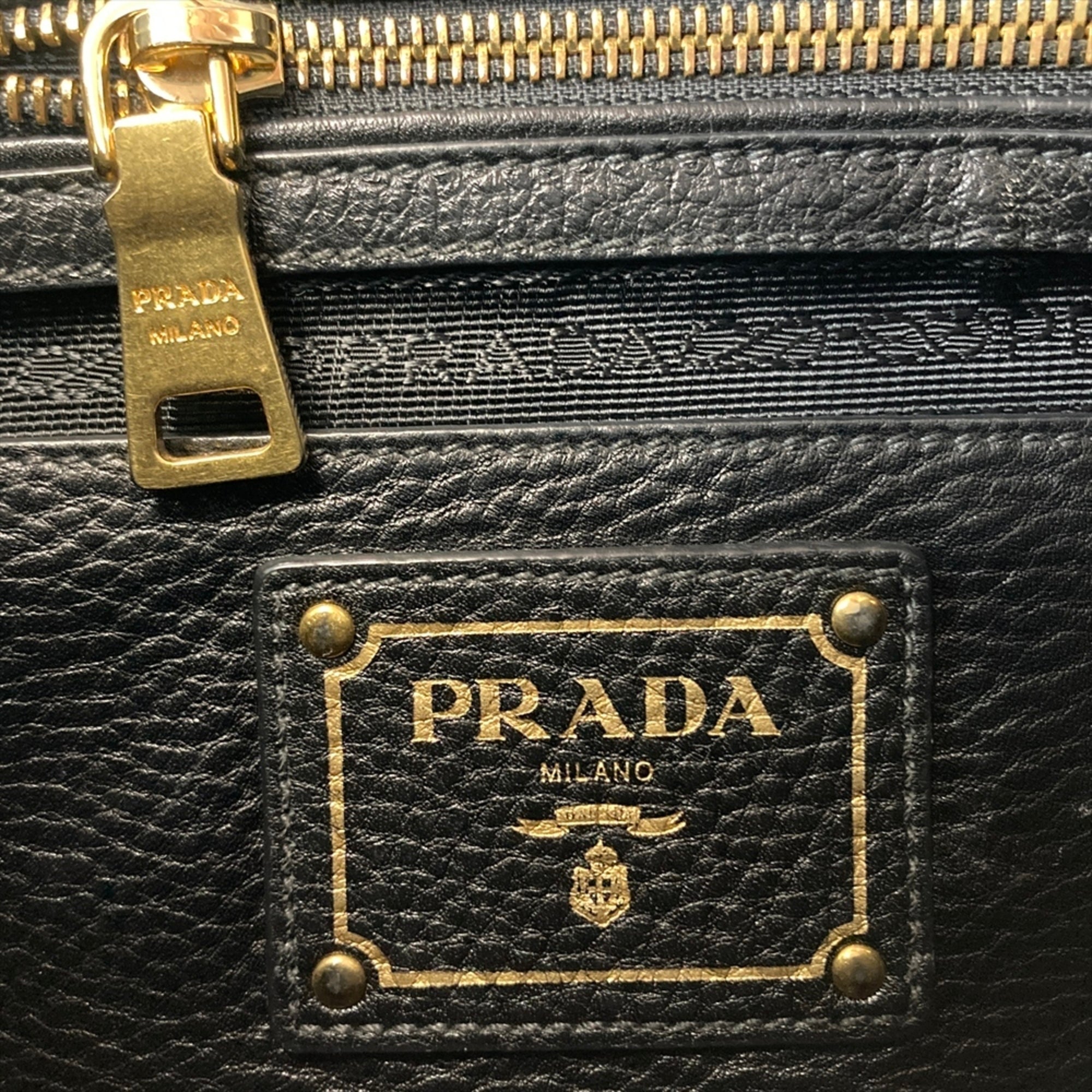 Prada Black Leather Shoulder Bag (Pre-Owned)