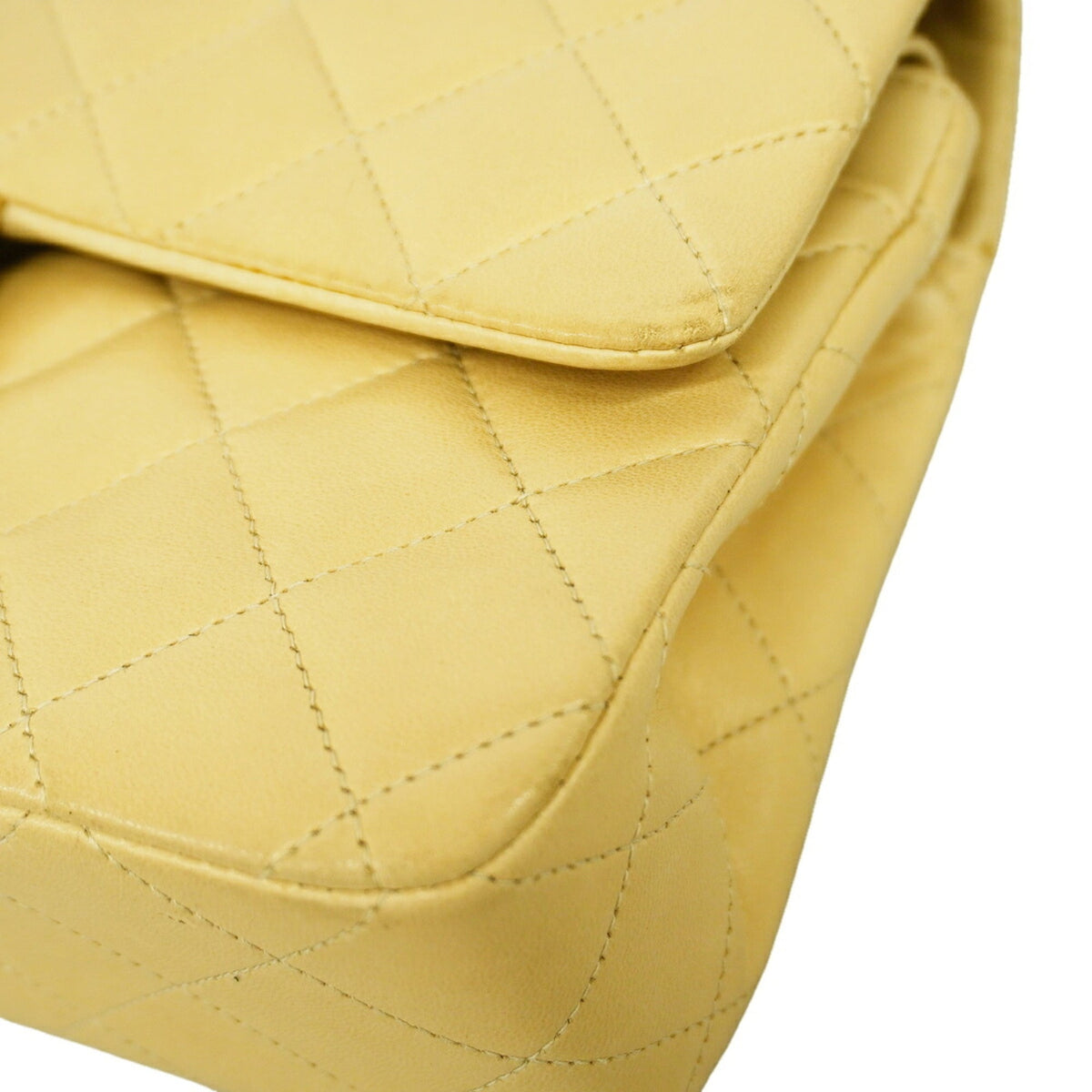 Chanel Beige Leather Shoulder Bag (Pre-Owned)
