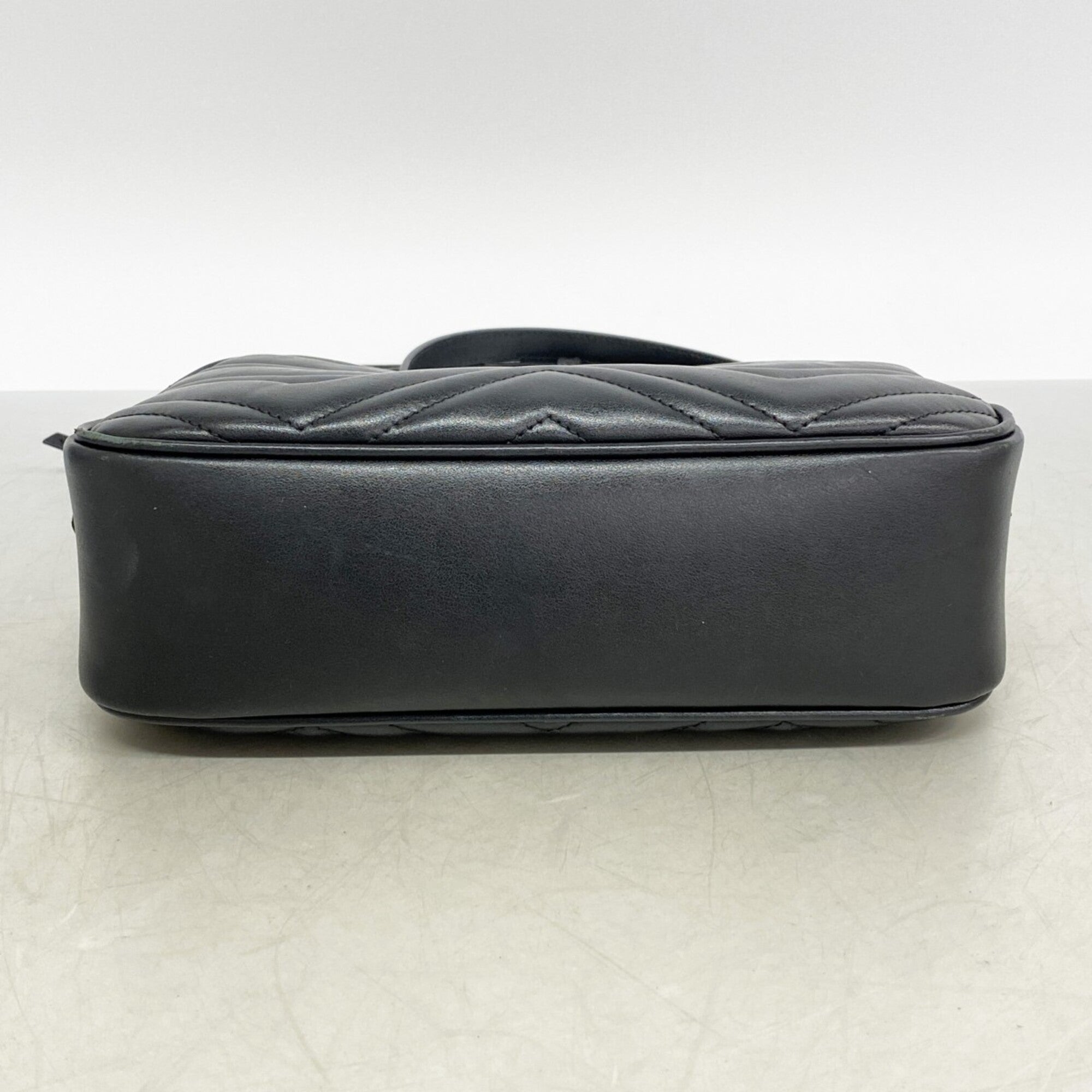 Gucci Black Leather Shoulder Bag (Pre-Owned)