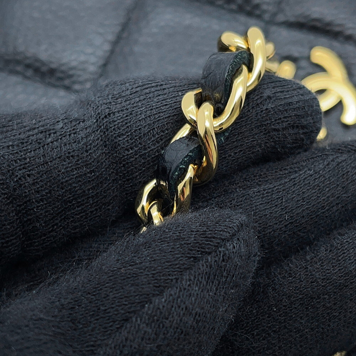 Chanel Black Grained Calfskin Chain/Shoulder Wallet (Pre-Owned)
