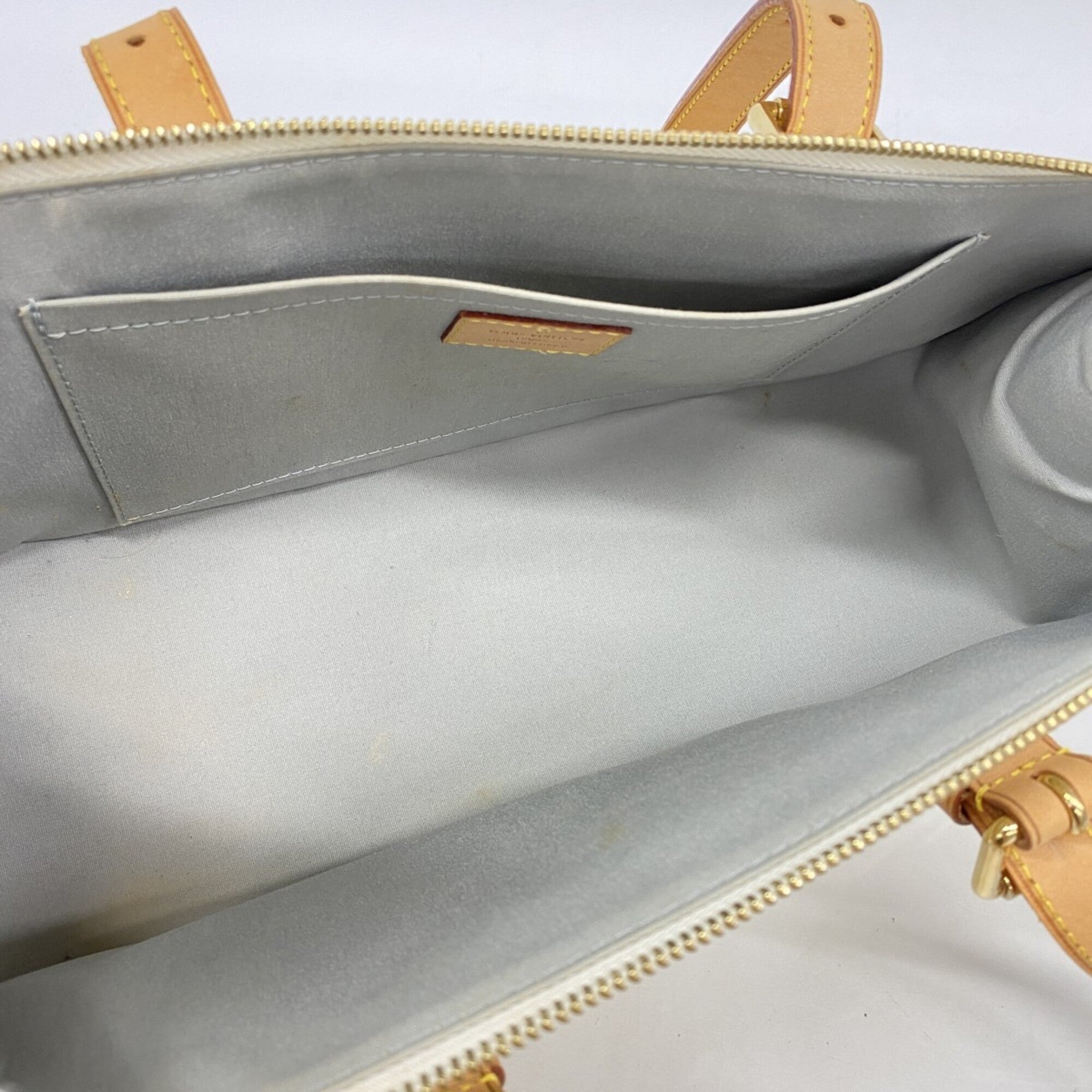 Louis Vuitton Pearl Handbag (Pre-Owned)