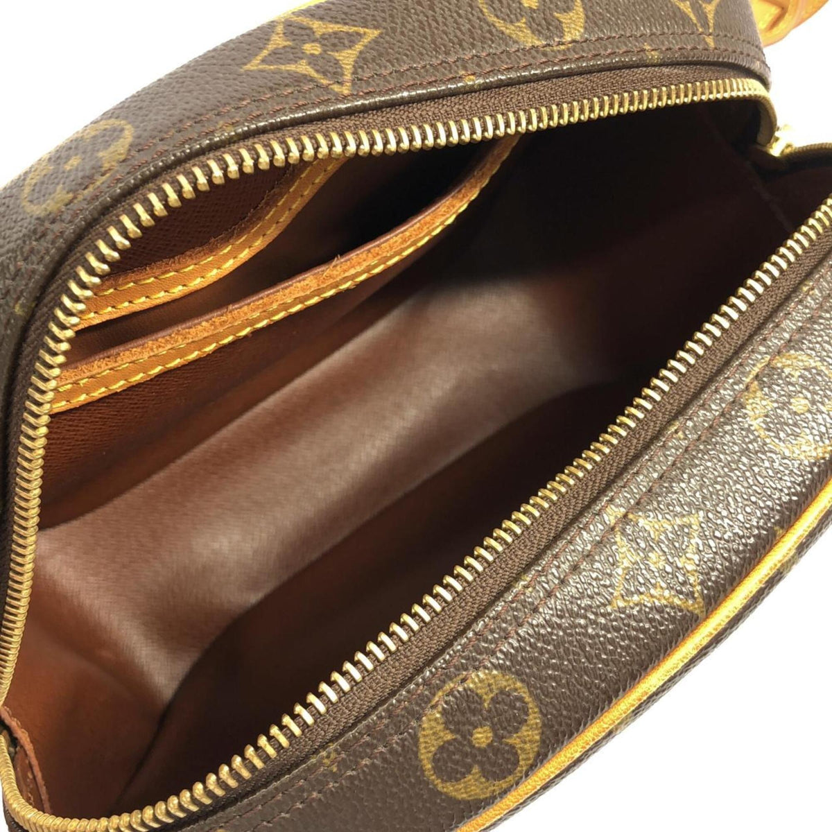 Louis Vuitton Marron Coated Canvas Shoulder Bag (Pre-Owned)