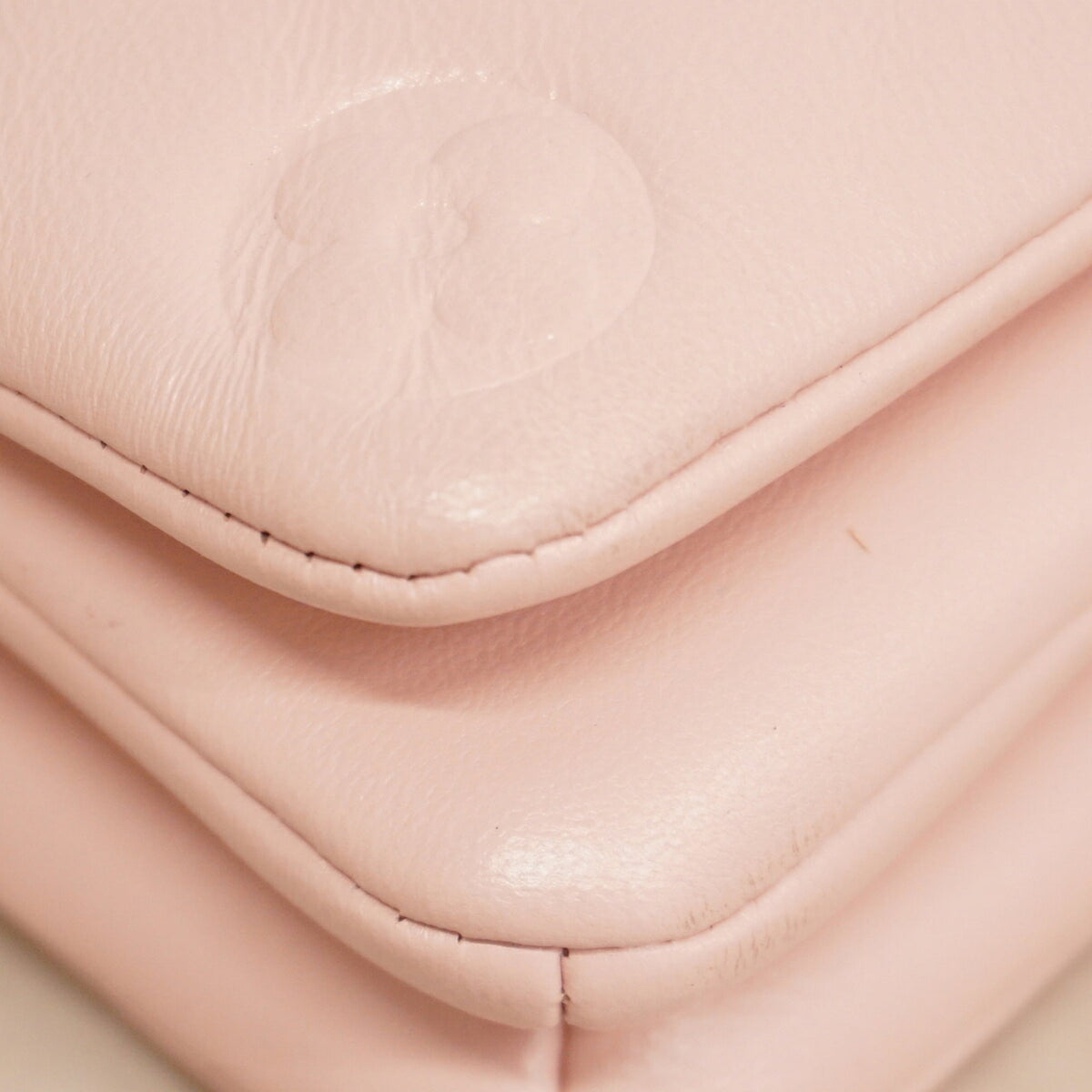 Louis Vuitton Pink Shoulder Bag (Pre-Owned)