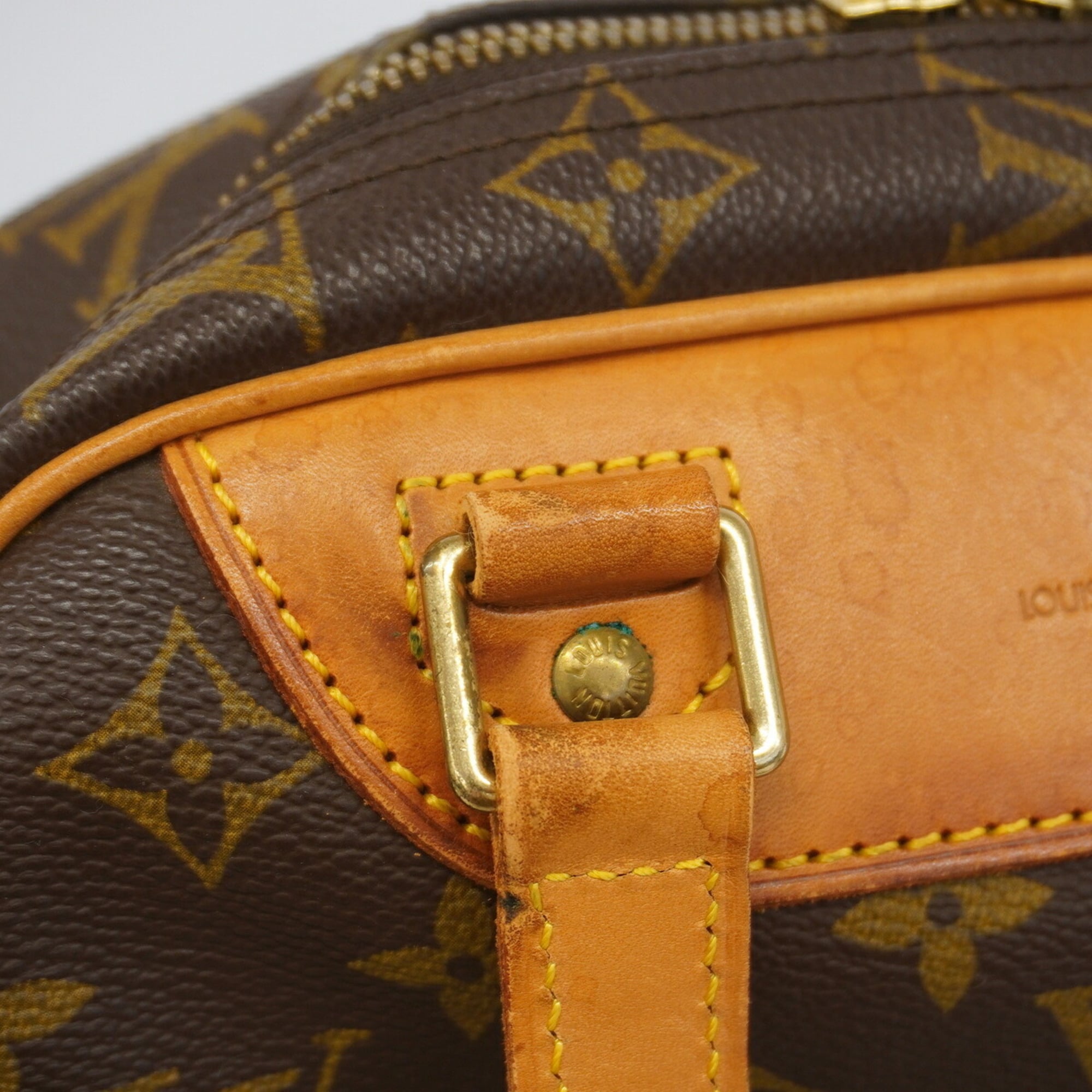 Louis Vuitton Brown Handbag (Pre-Owned)