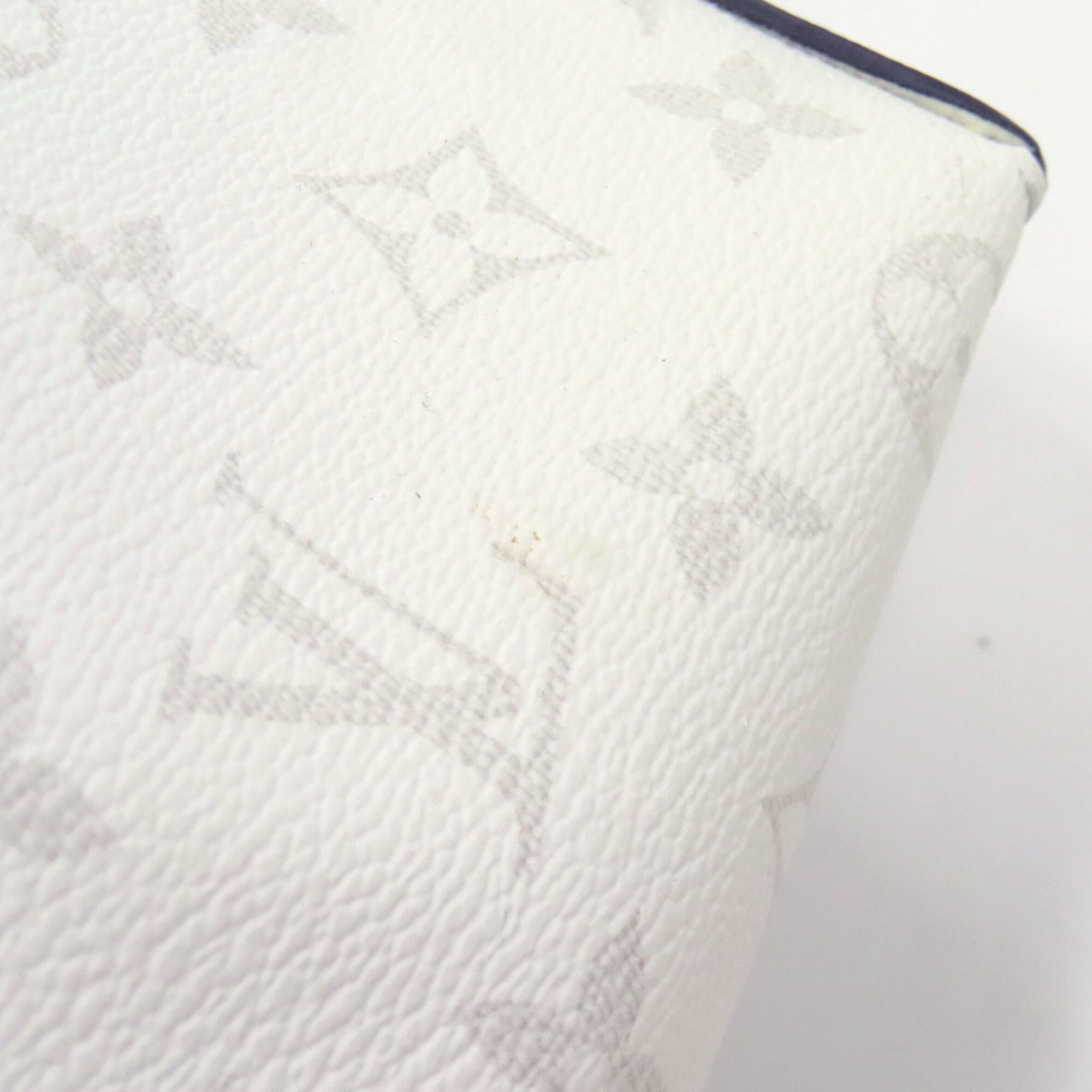 Louis Vuitton Blanc Monogram Taigarama Tote Bag (Pre-Owned)