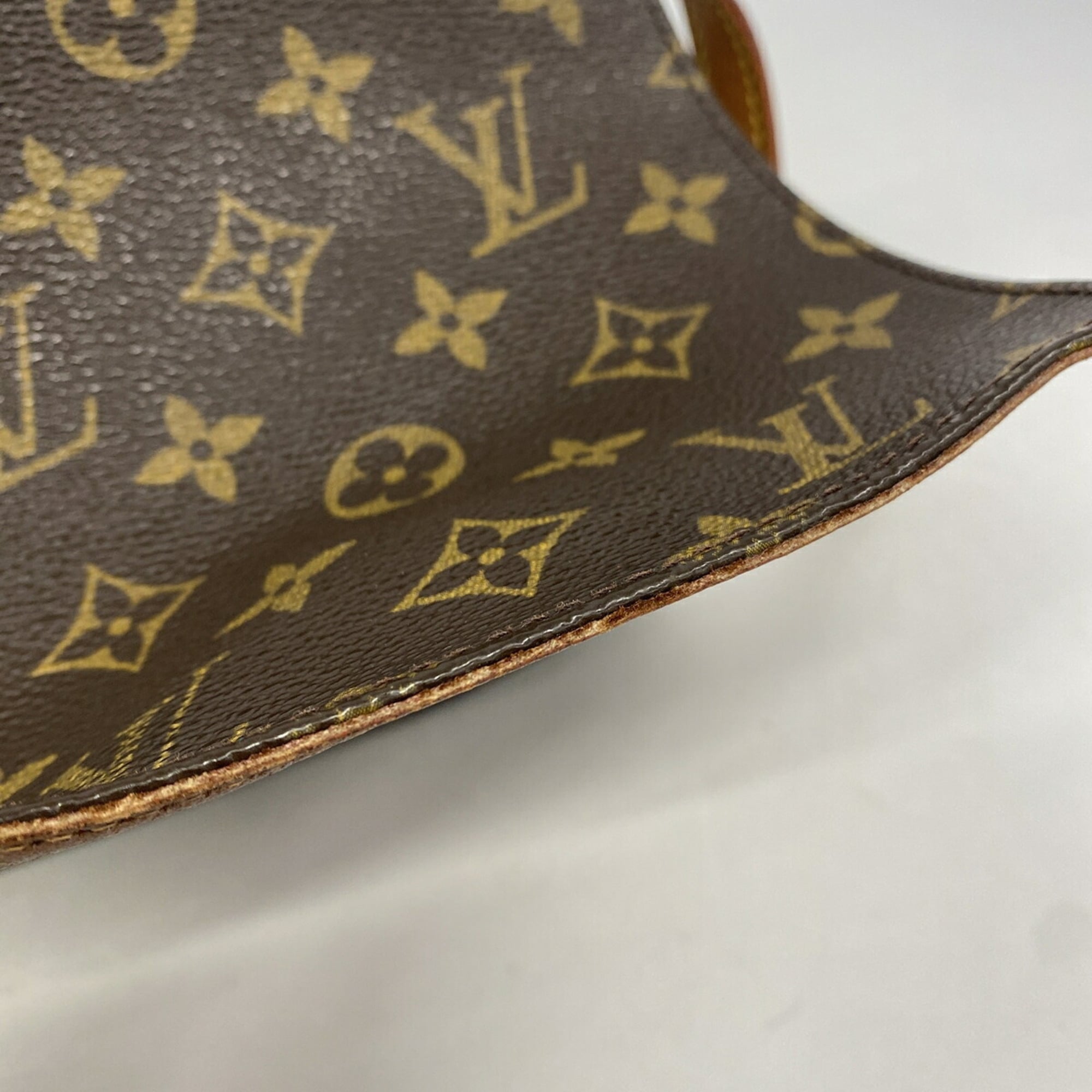 Louis Vuitton Brown Shoulder Bag (Pre-Owned)