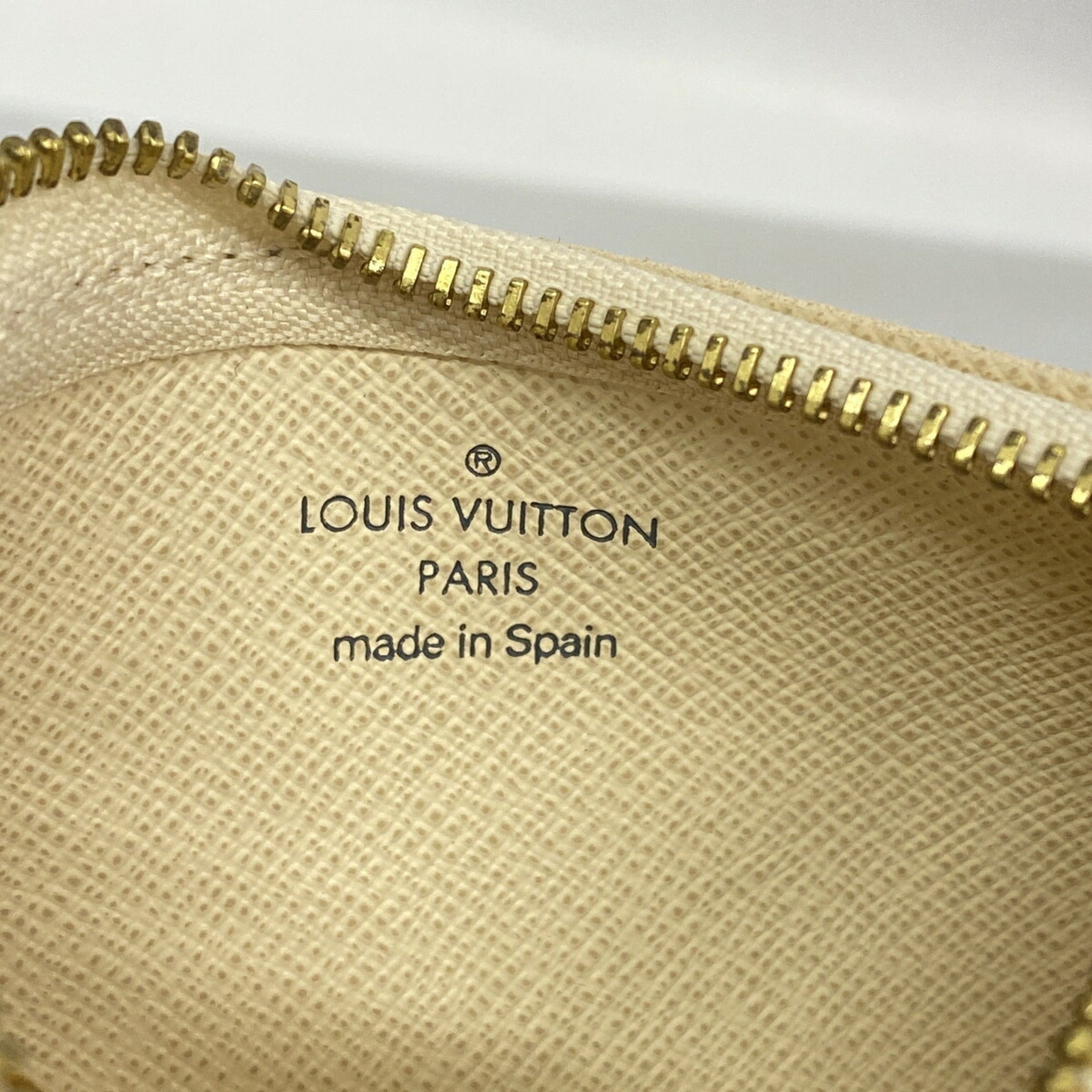 Louis Vuitton White Coin Purse/Coin Case (Pre-Owned)