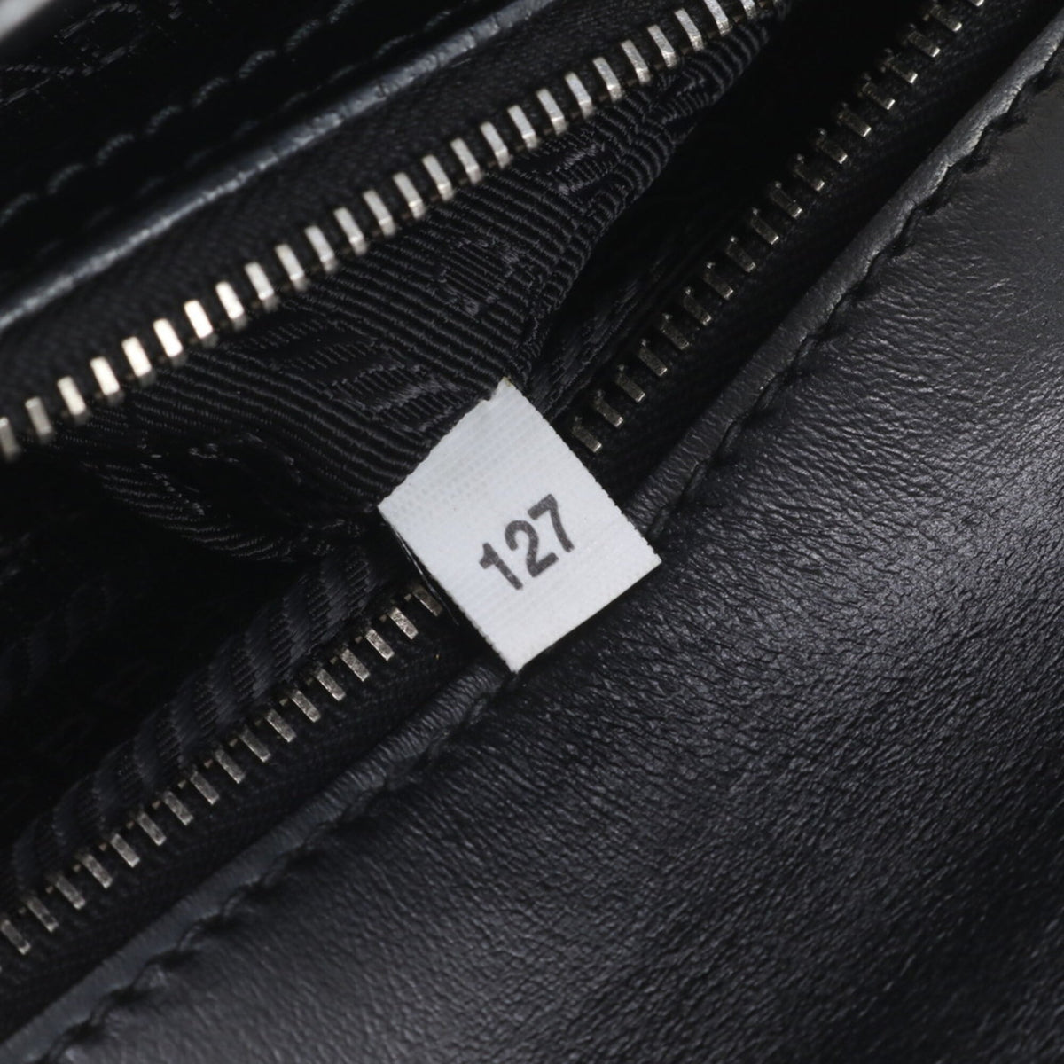 Prada Black Leather Handbag Shoulder Bag Tote Bag (Pre-Owned)