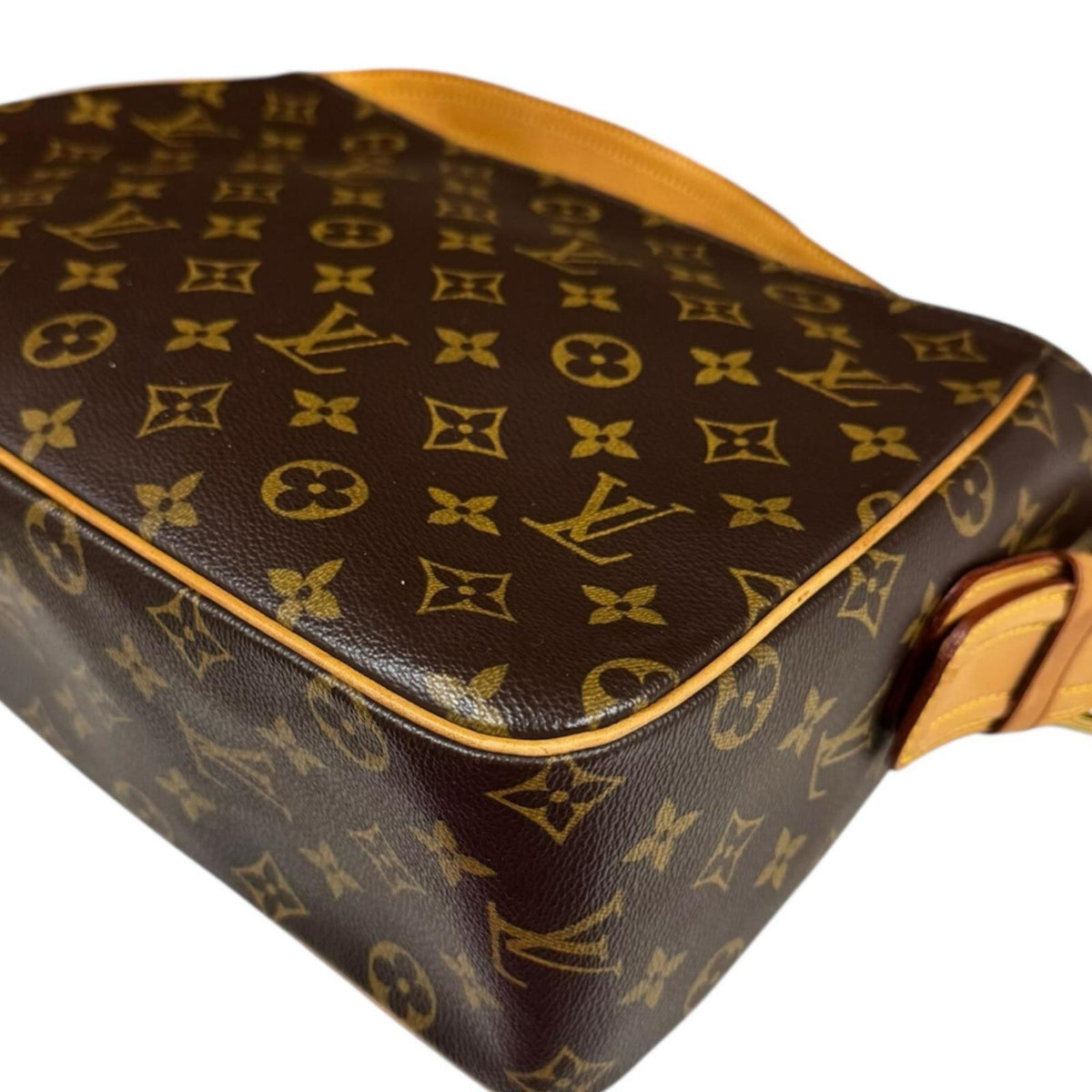 Louis Vuitton Brown Monogram Shoulder Bag (Pre-Owned)