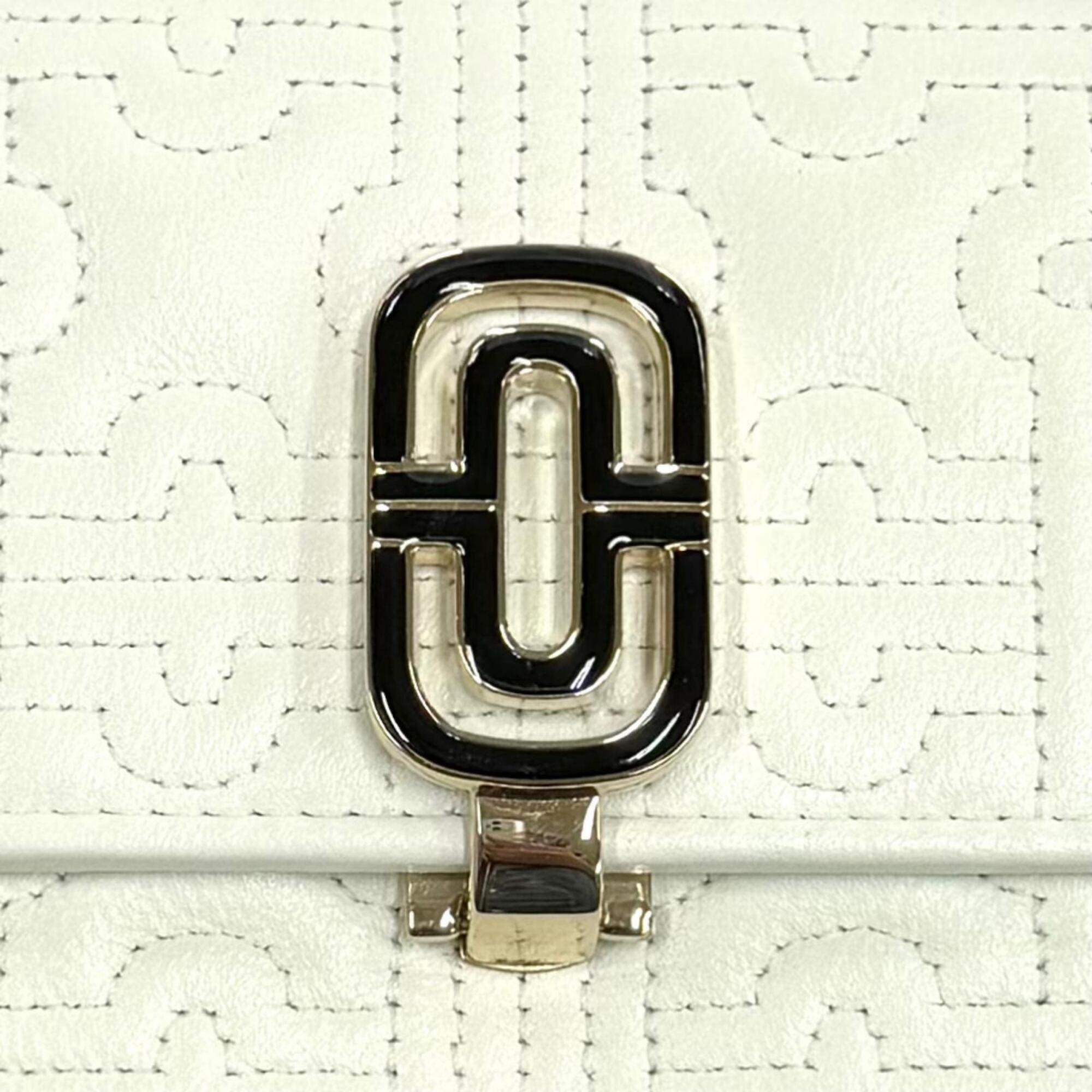 Bvlgari White Leather Wallet (Bi-Fold) (Pre-Owned)