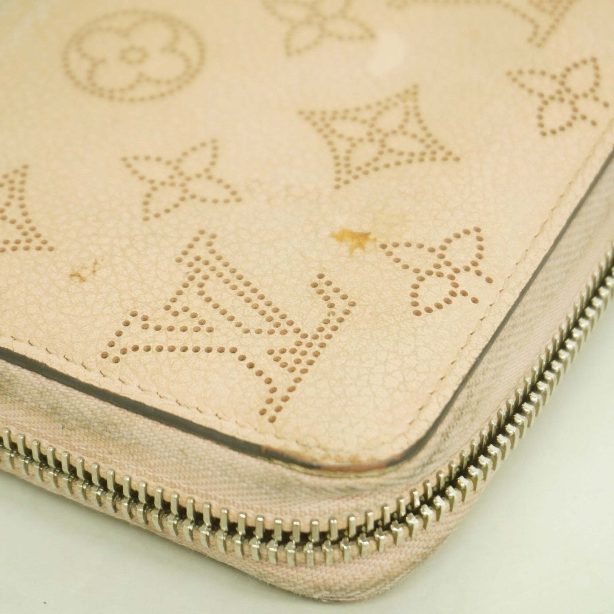 Louis Vuitton Magnolia Long Wallet (Bi-Fold) (Pre-Owned)