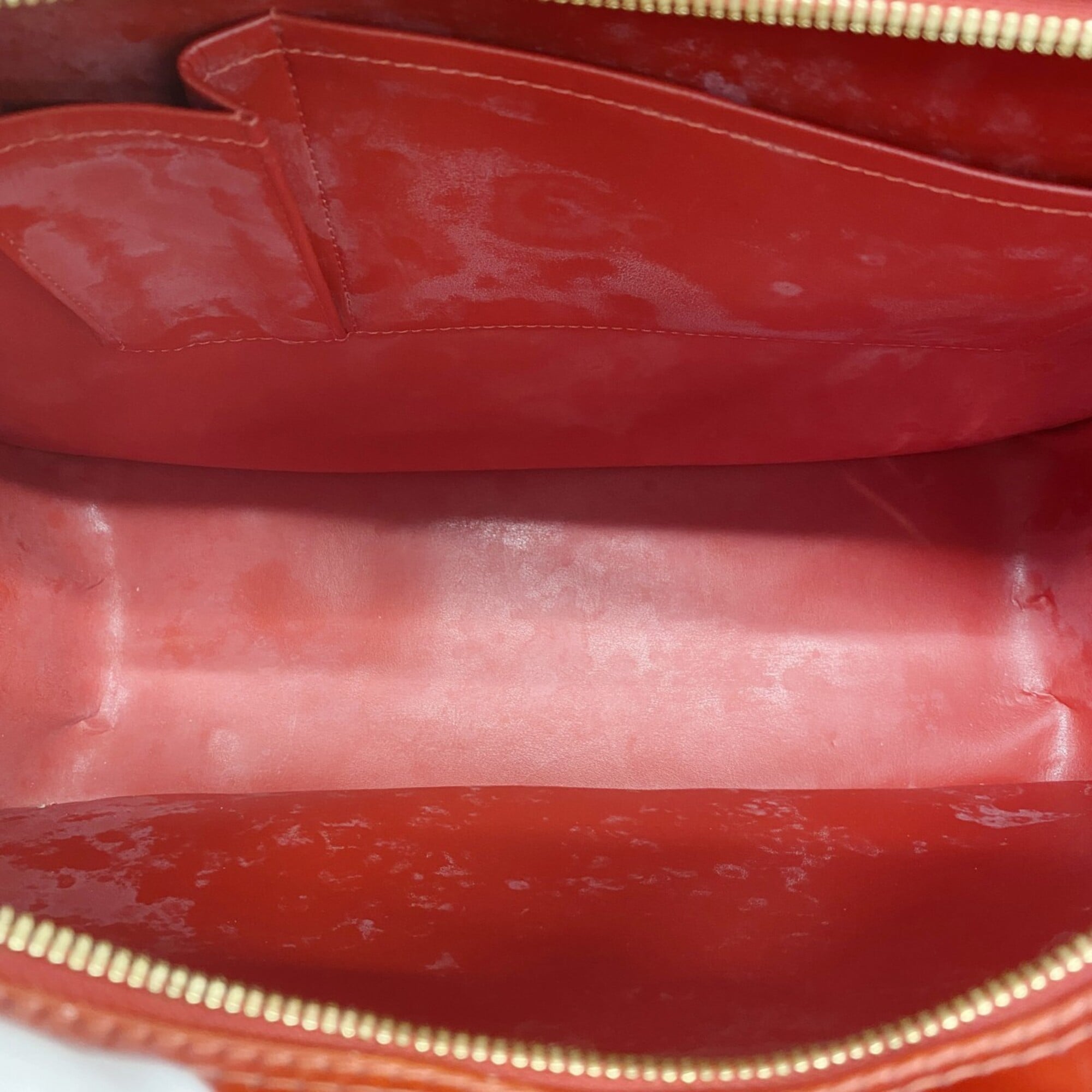 Louis Vuitton Rouge Handbag (Pre-Owned)