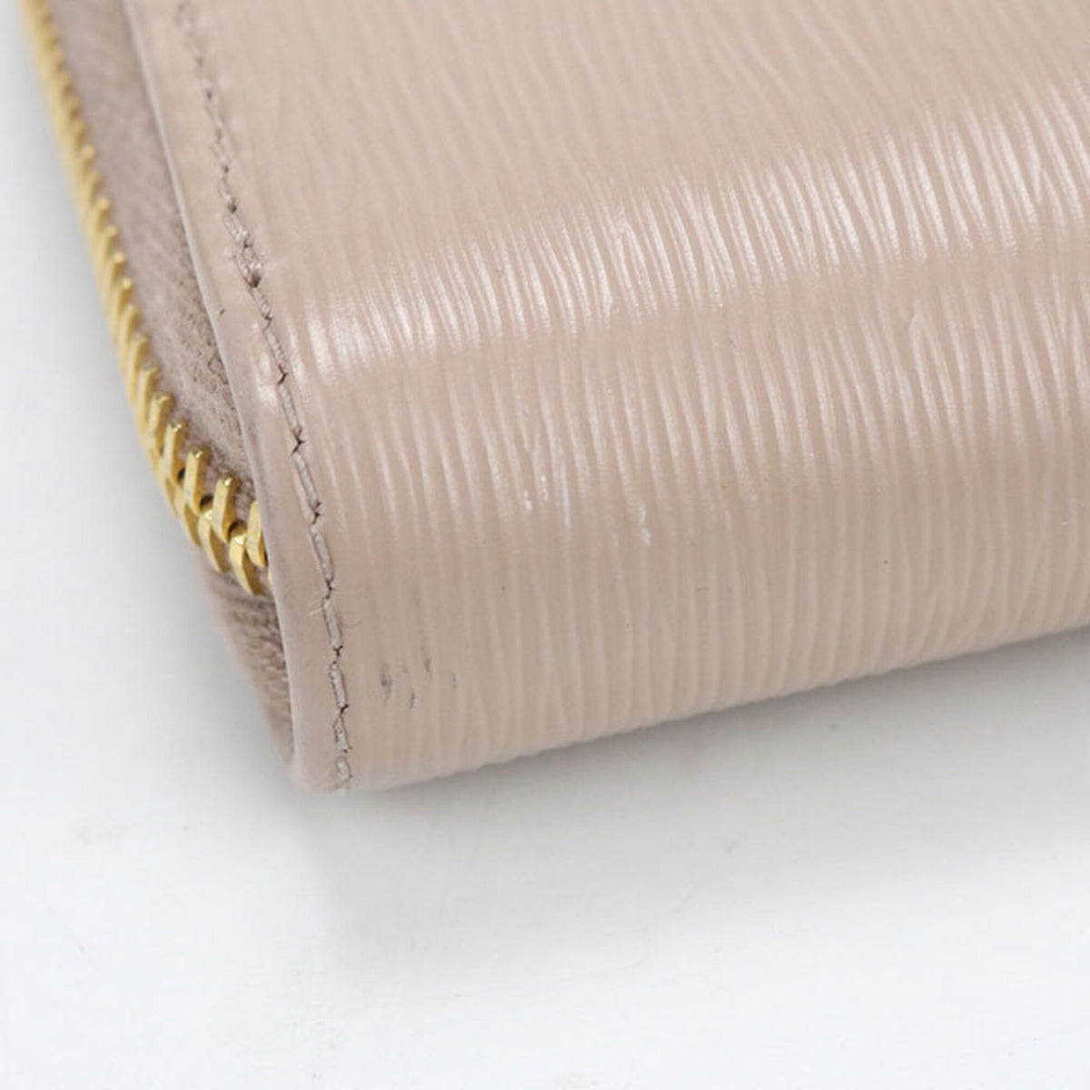 Prada Beige Leather Long Wallet (Bi-Fold) (Pre-Owned)