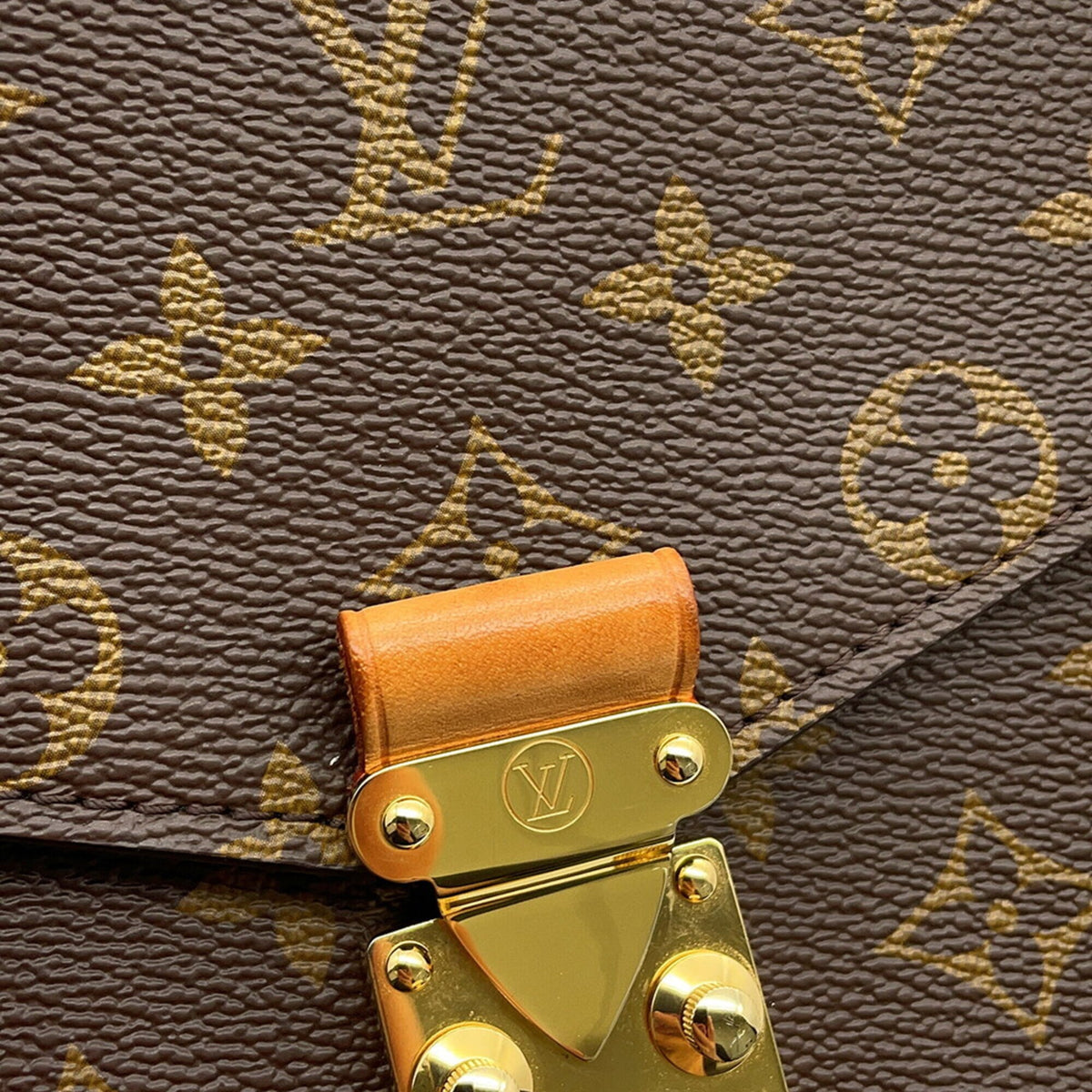 Louis Vuitton Monogram Brown Monogram Handbag Pochette Shoulder Bag (Pre-Owned)