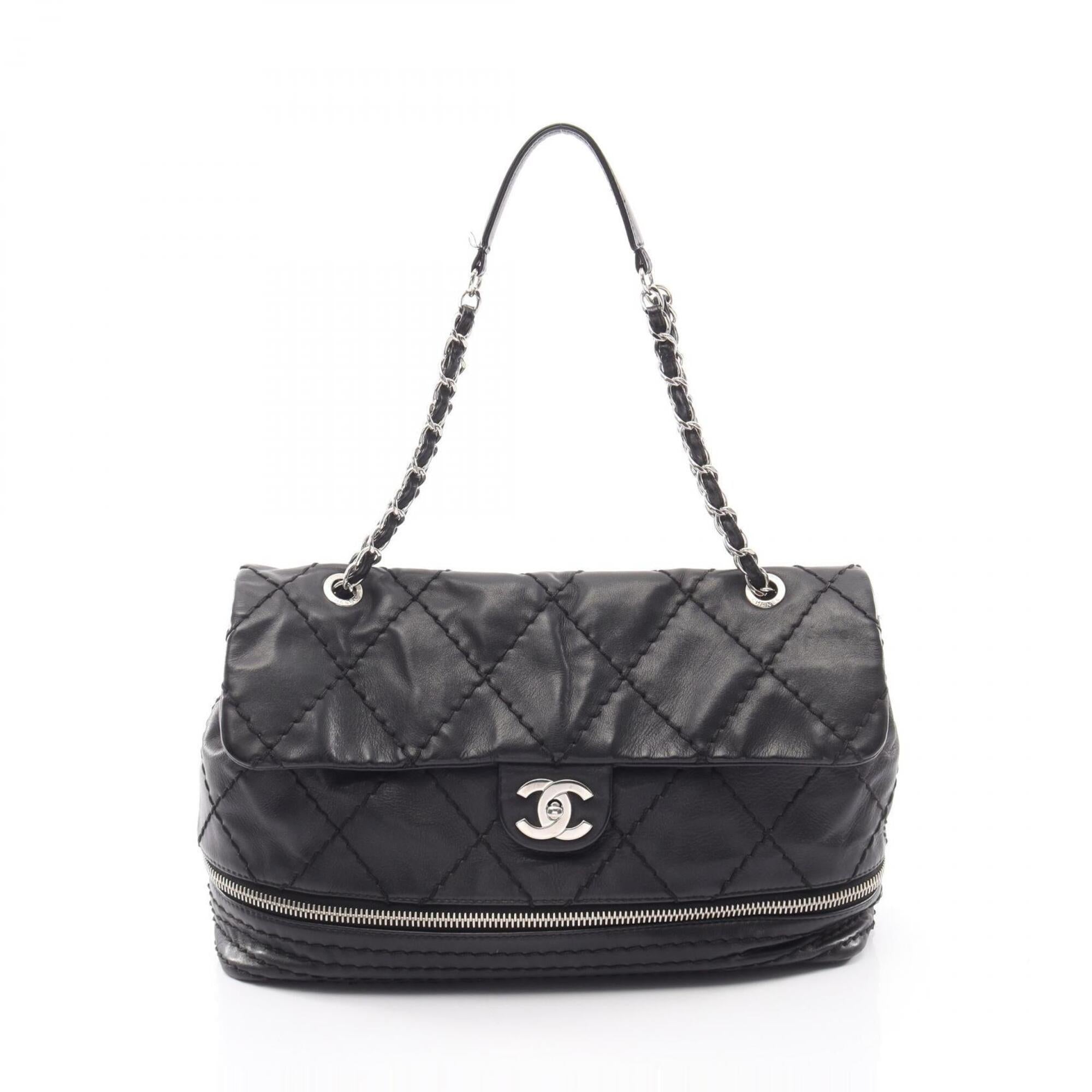 Chanel Black Leather Handbag Shoulder Bag (Pre-Owned)