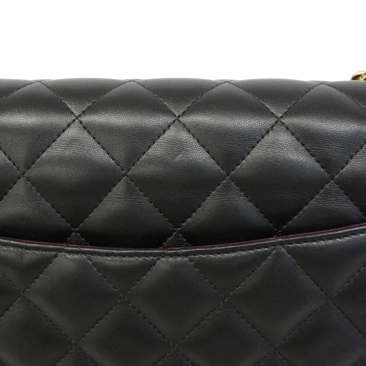 Chanel Black Leather Shoulder Bag (Pre-Owned)