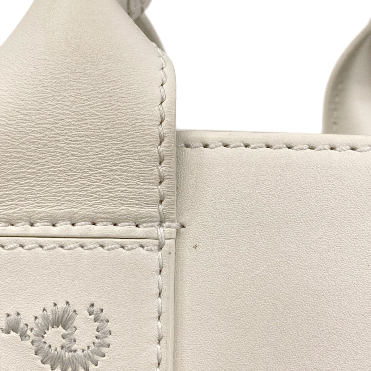 Chloé White Leather Handbag (Pre-Owned)