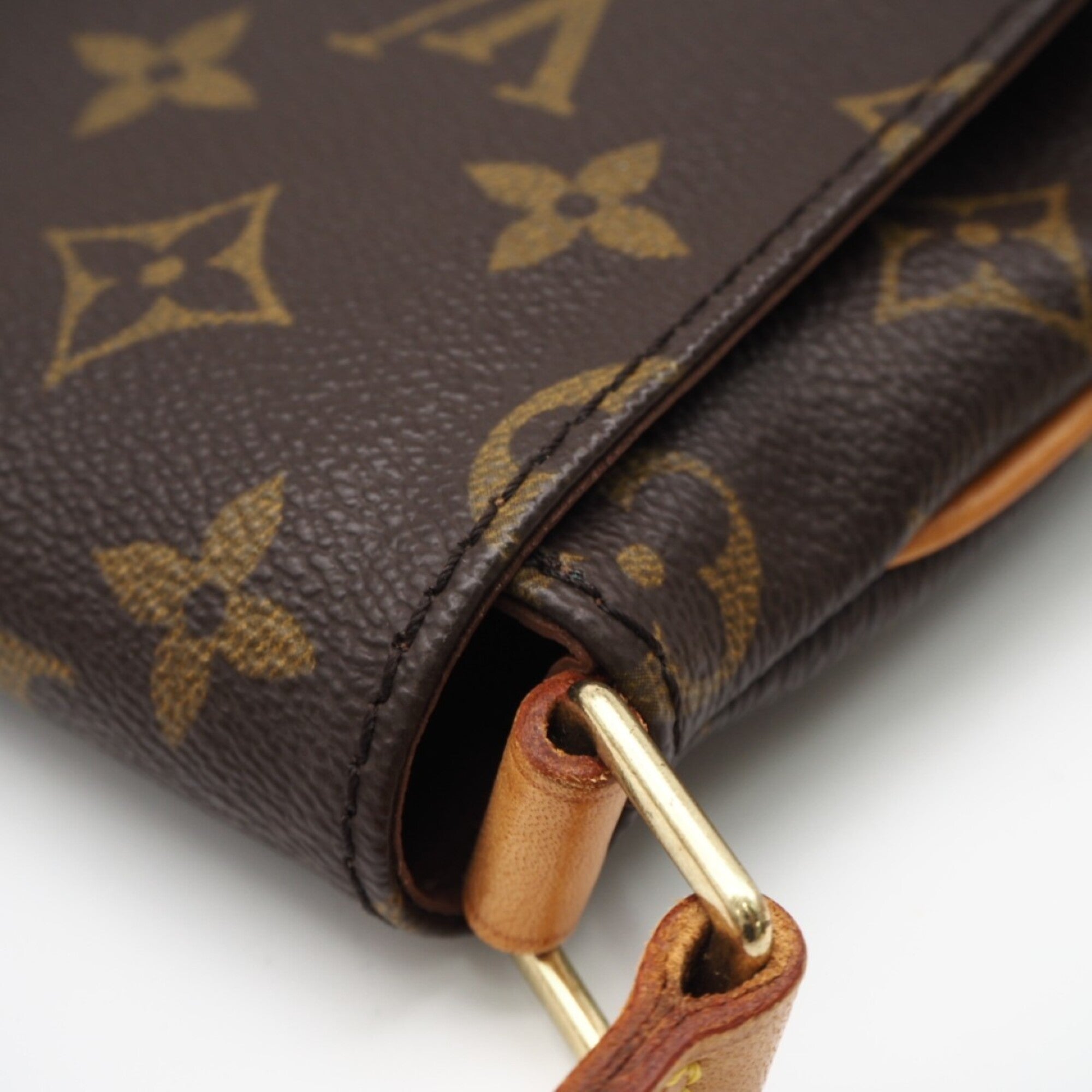 Louis Vuitton Brown Coated Canvas Leather Shoulder Bag (Pre-Owned)