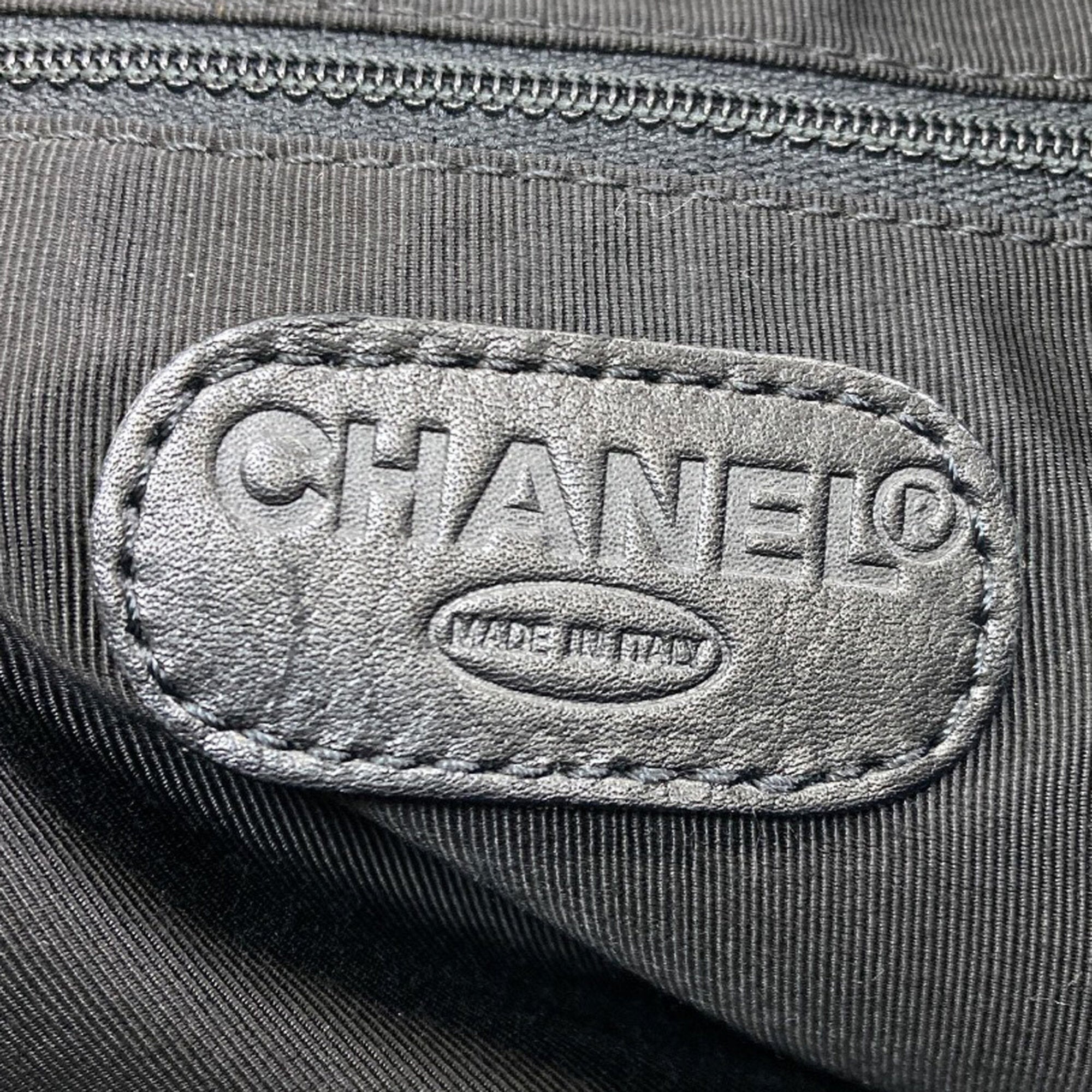 Chanel Black Leather Tote Bag (Pre-Owned)