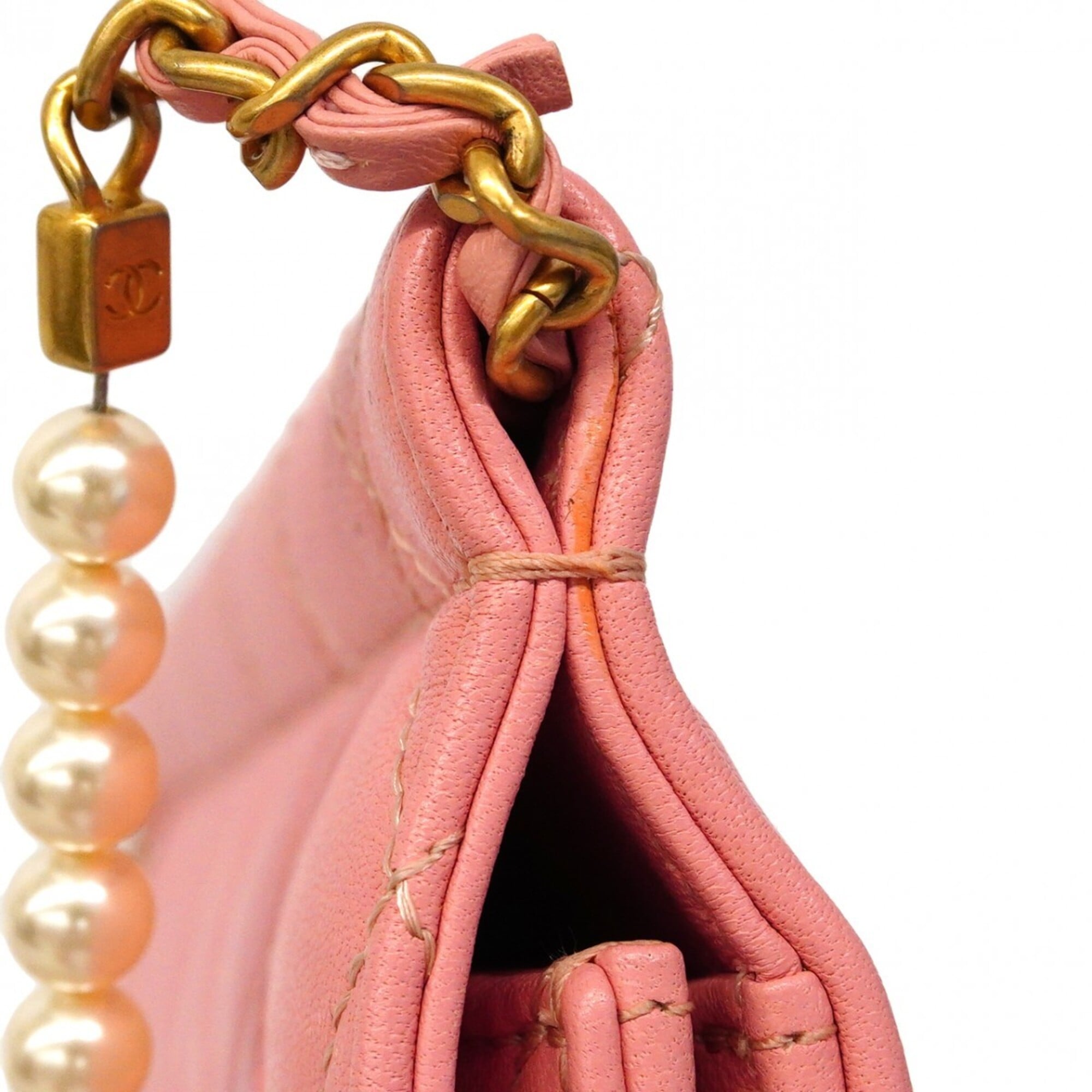 Chanel Pink Leather Shoulder Bag (Pre-Owned)