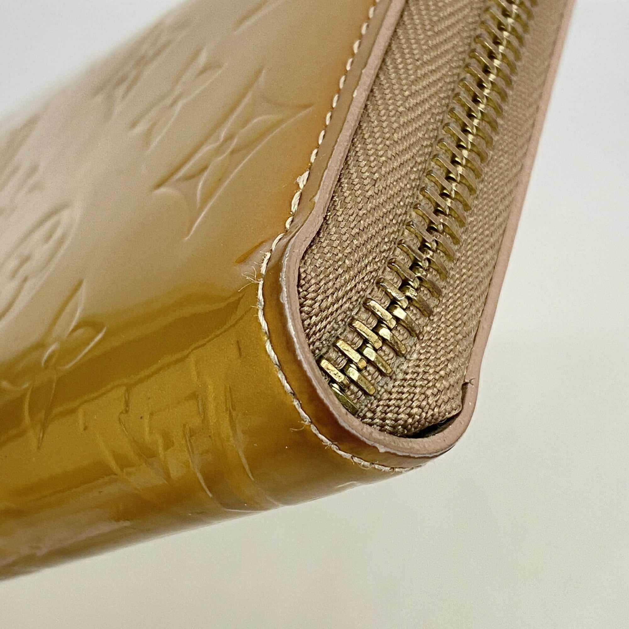 Louis Vuitton Beige Poodle Long Wallet (Bi-Fold) (Pre-Owned)
