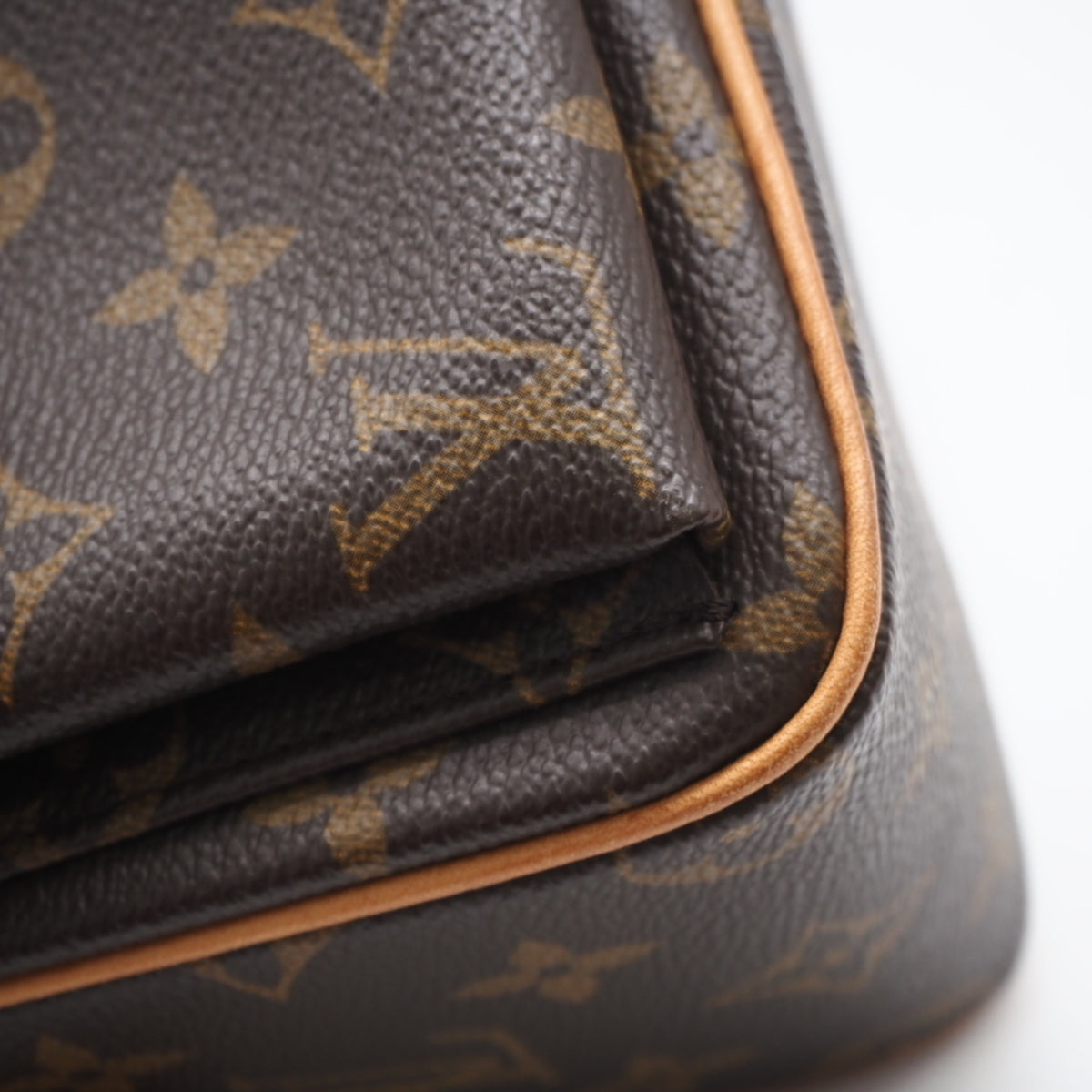 Louis Vuitton Beige Brown Coated Canvas Handbag (Pre-Owned)