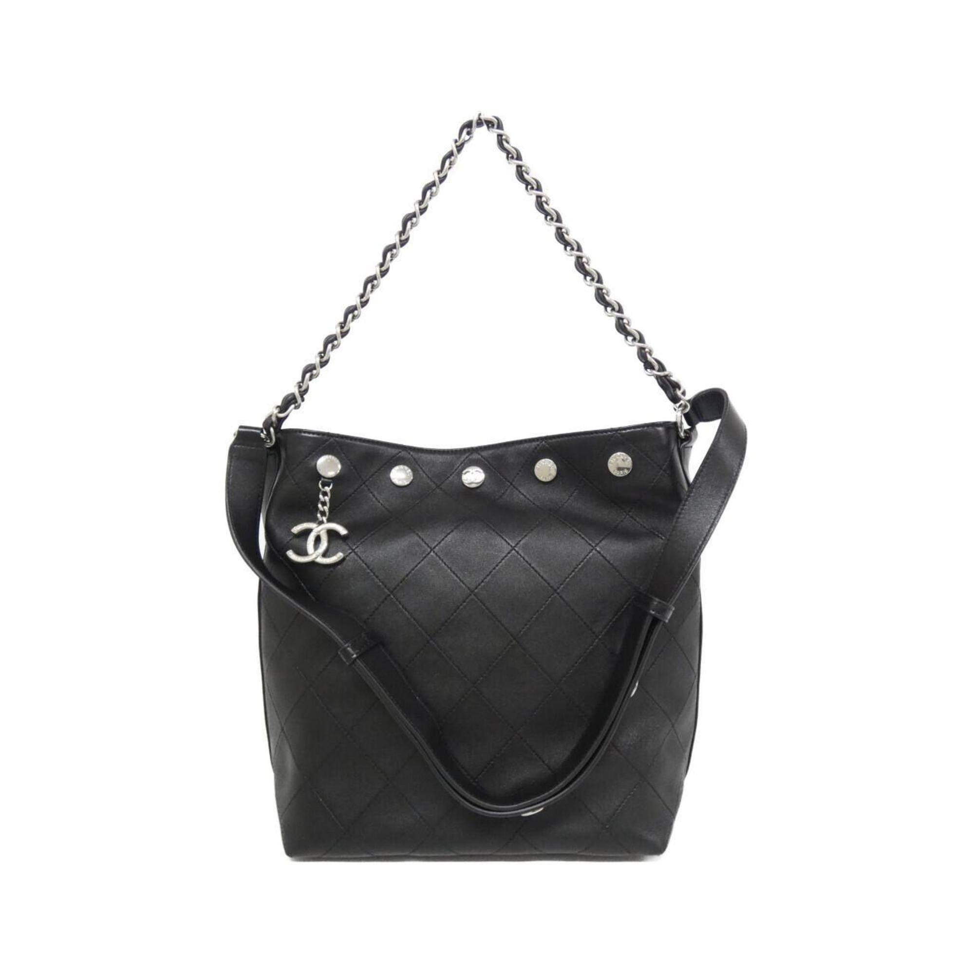 Chanel Black Leather Shoulder Bag (Pre-Owned)