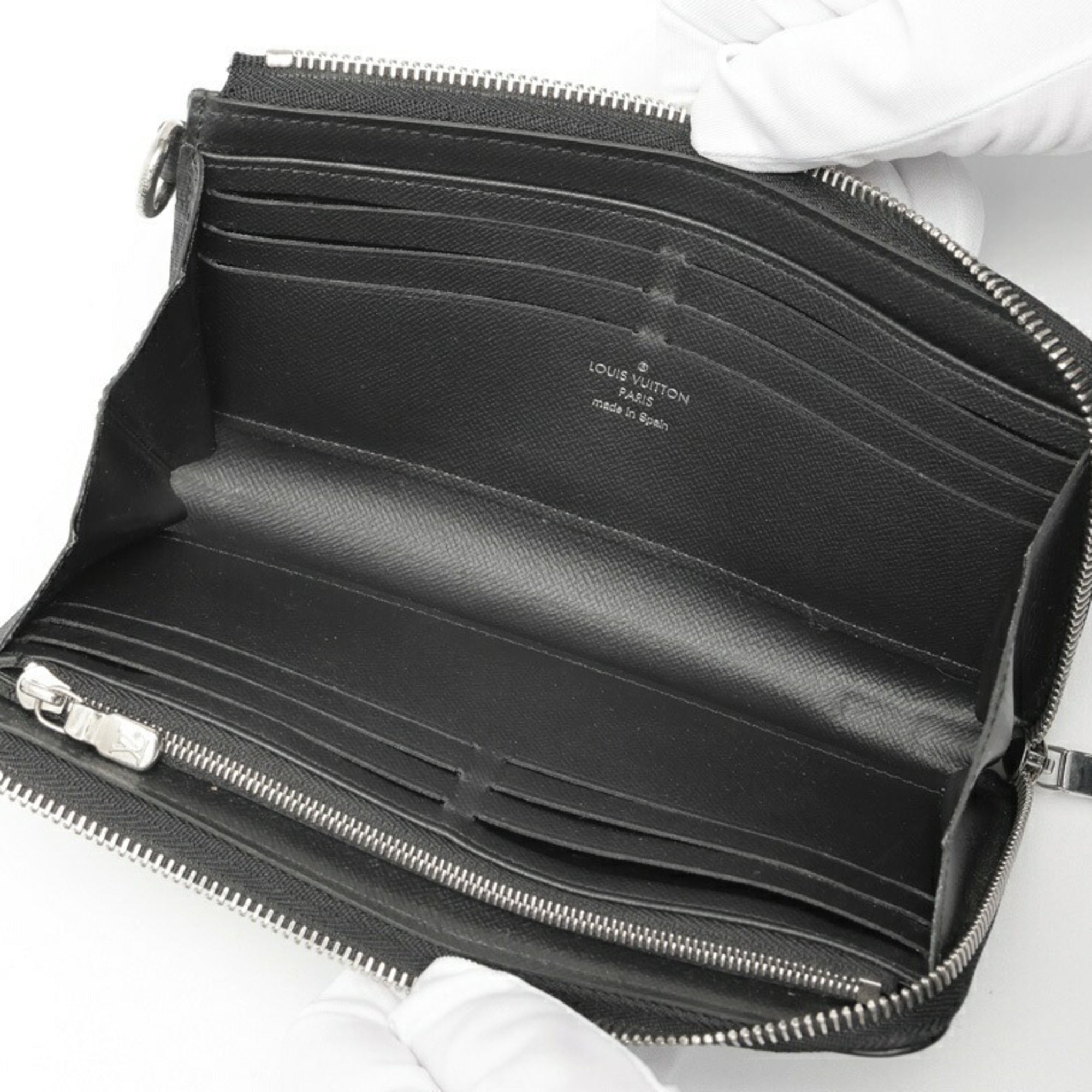 Louis Vuitton Black Noir Epi Leather Chain/Shoulder Wallet (Pre-Owned)