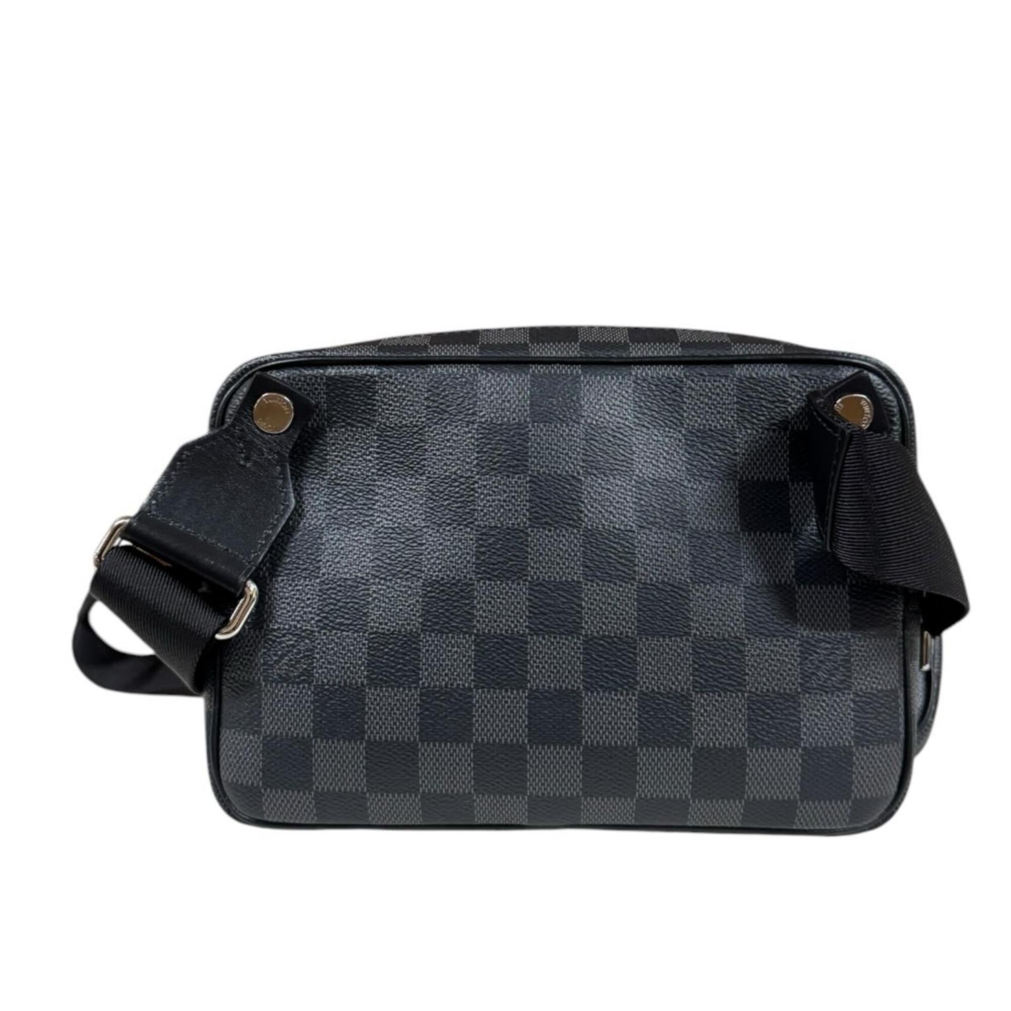 Louis Vuitton Black Gray Damier Graphite Canvas Pouch Shoulder Bag (Pre-Owned)