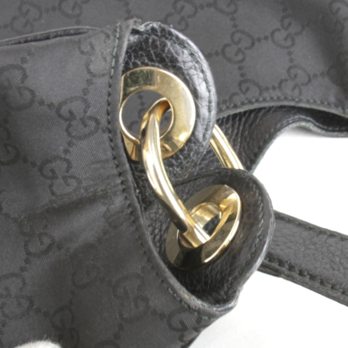 Gucci Black Nylon Shoulder Bag (Pre-Owned)