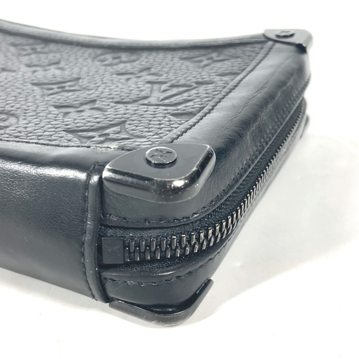 Louis Vuitton Black Leather Clutch Bag Pouch (Pre-Owned)