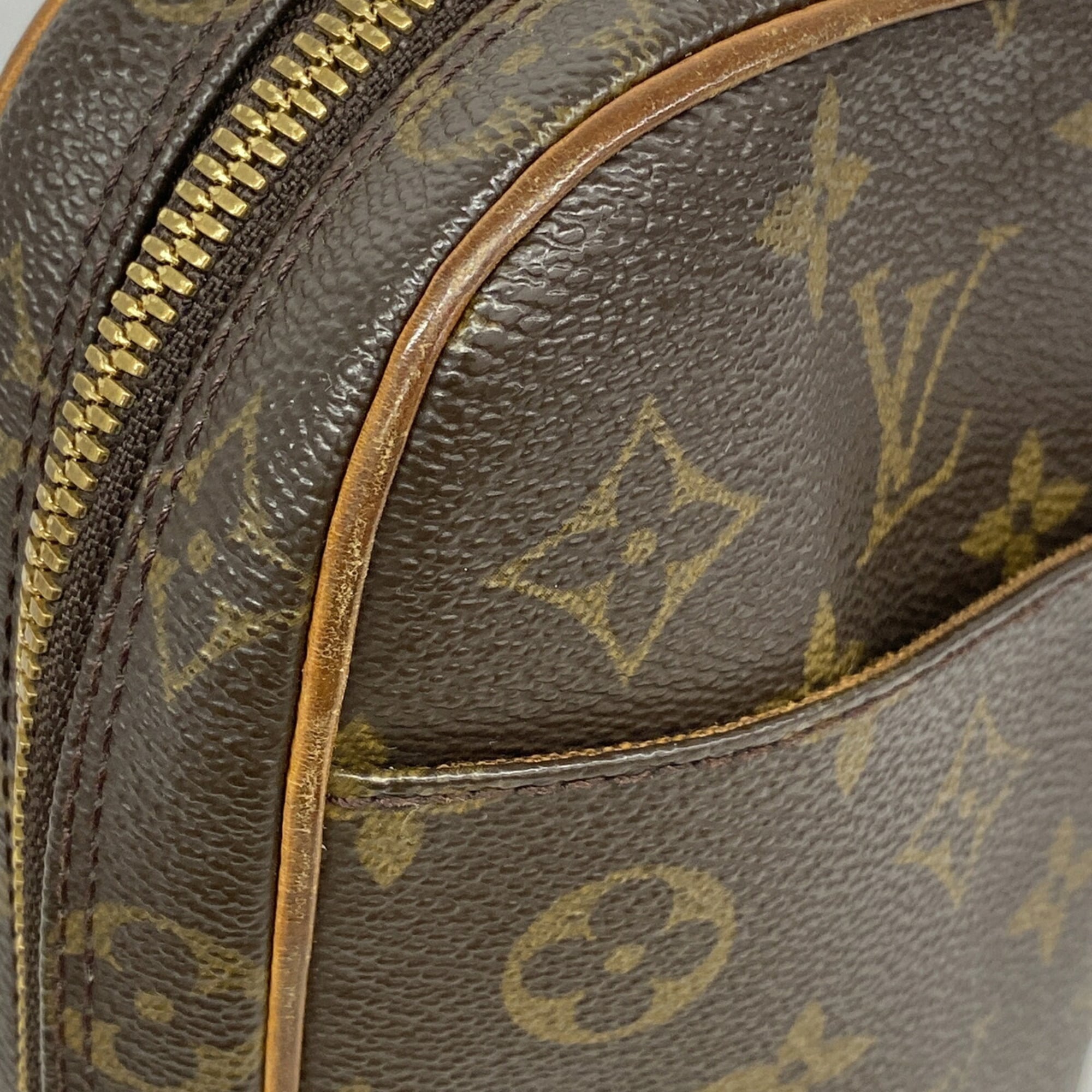 Louis Vuitton Brown Sling Bag (Pre-Owned)