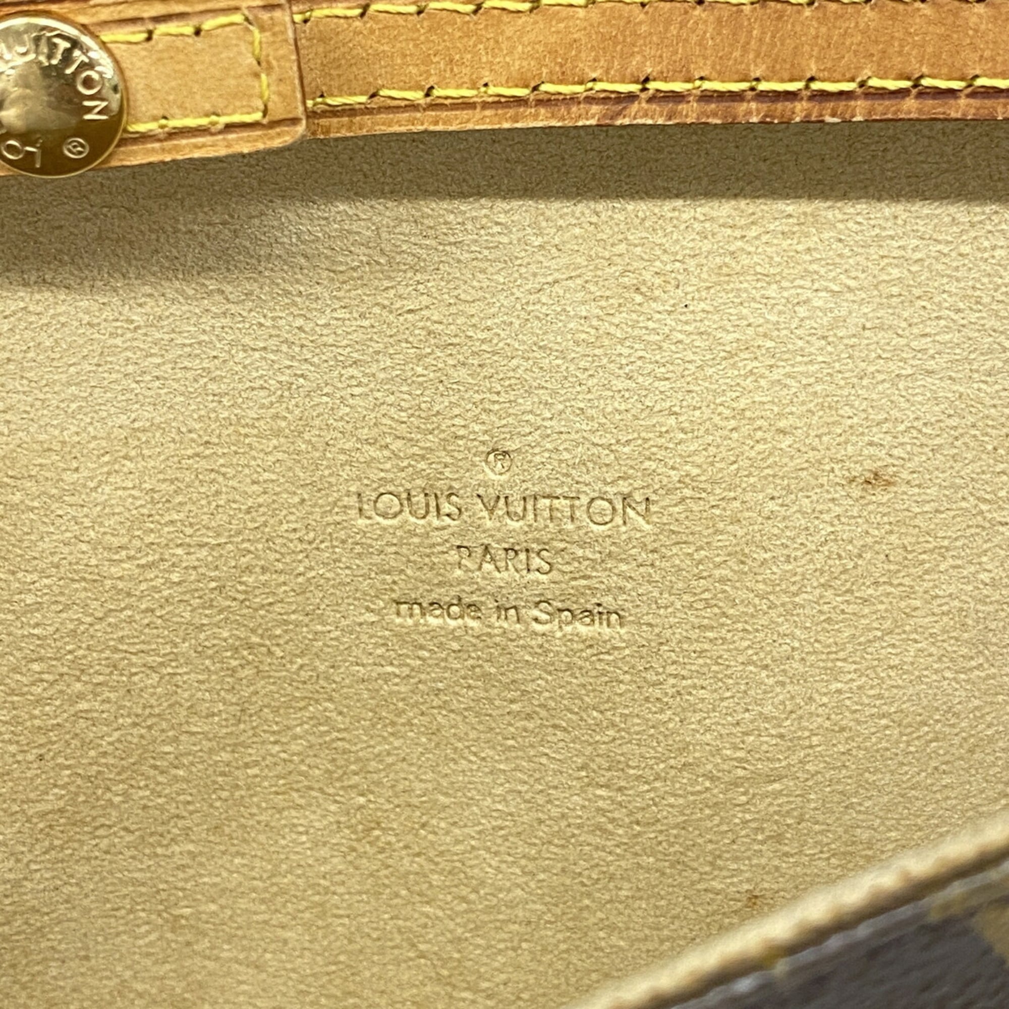 Louis Vuitton Brown Shoulder Bag (Pre-Owned)