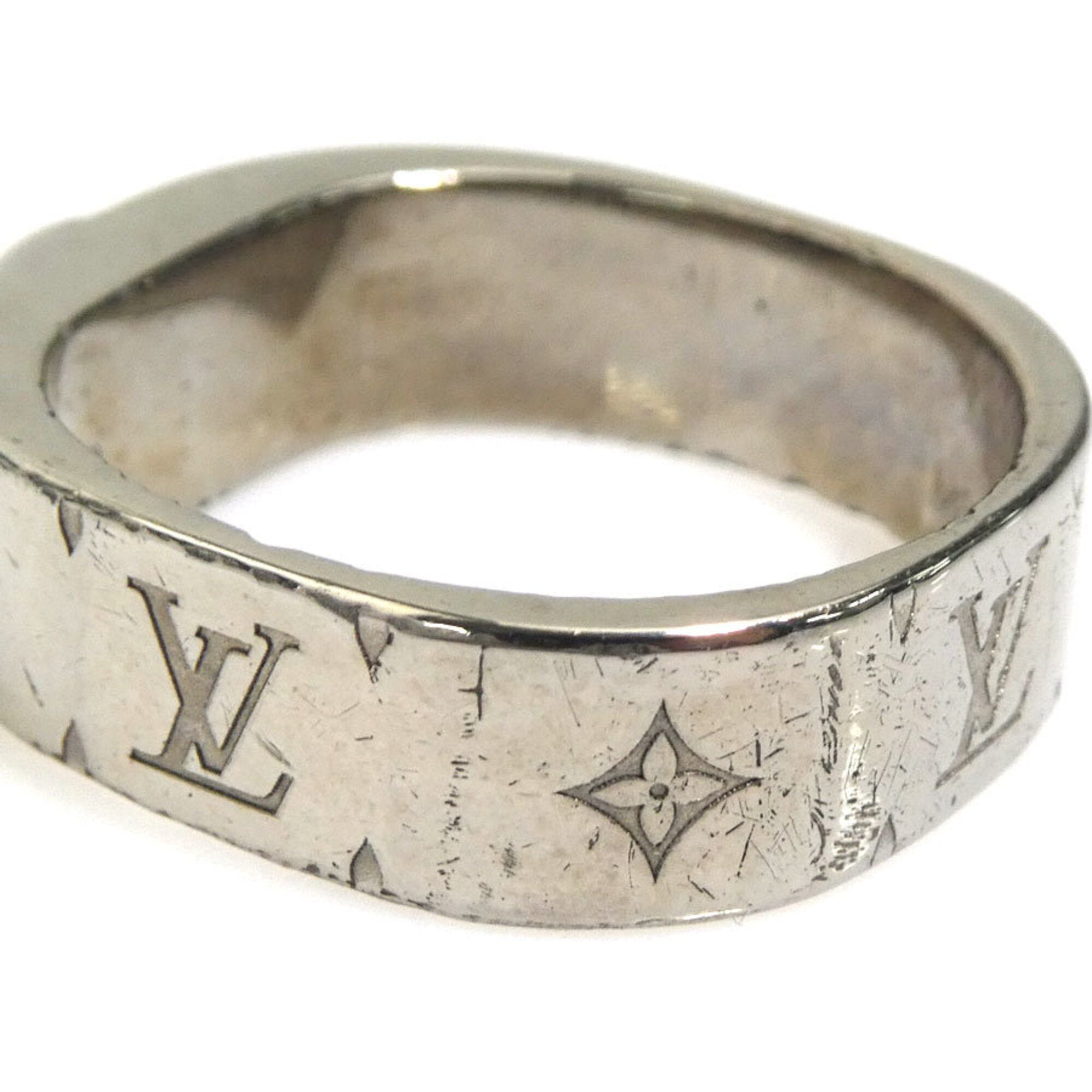 Louis Vuitton Silver Metal Band Ring (Pre-Owned)