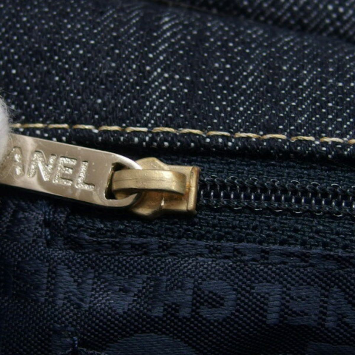 Chanel Denim Shoulder Bag (Pre-Owned)