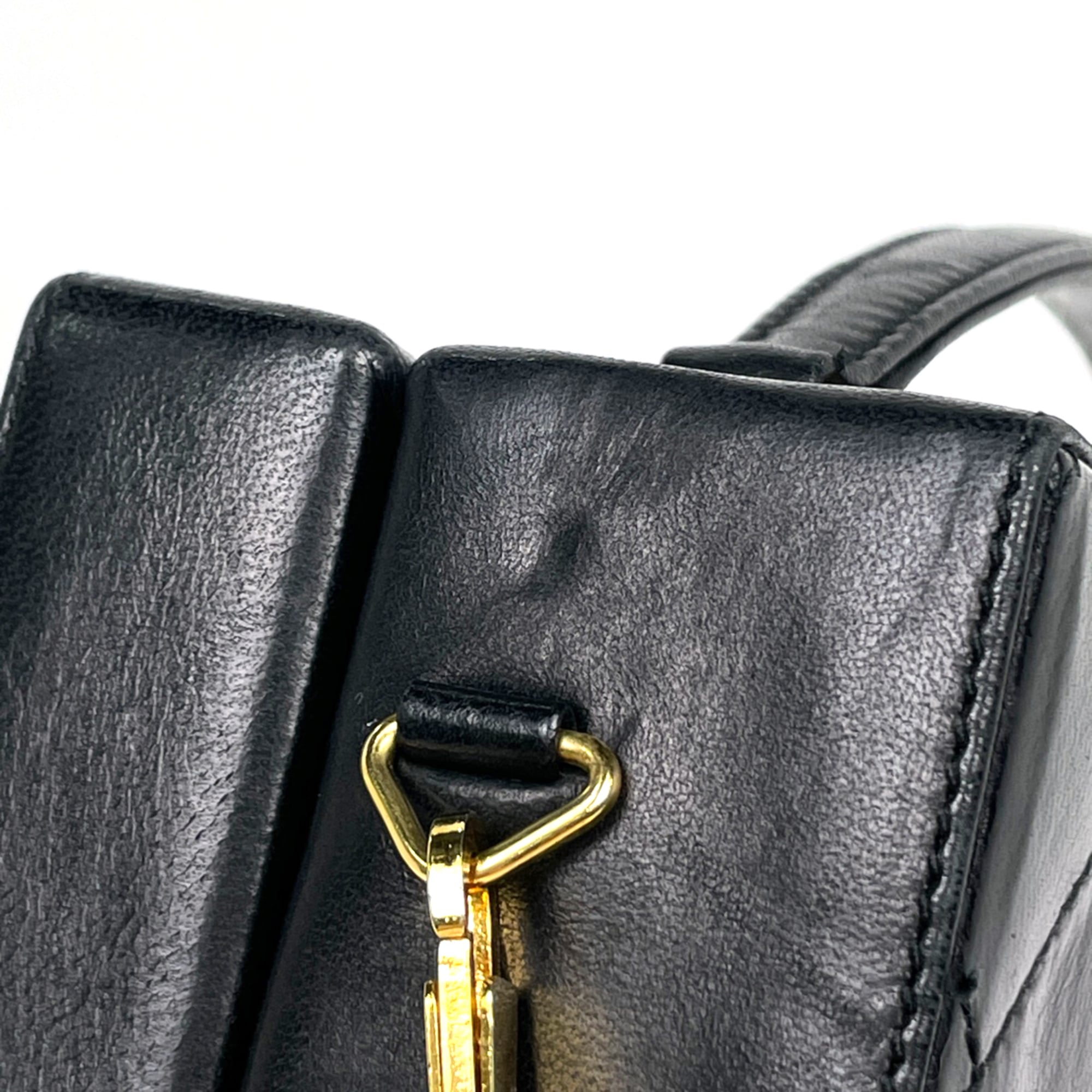 Chanel Black Leather Handbag Shoulder Bag (Pre-Owned)