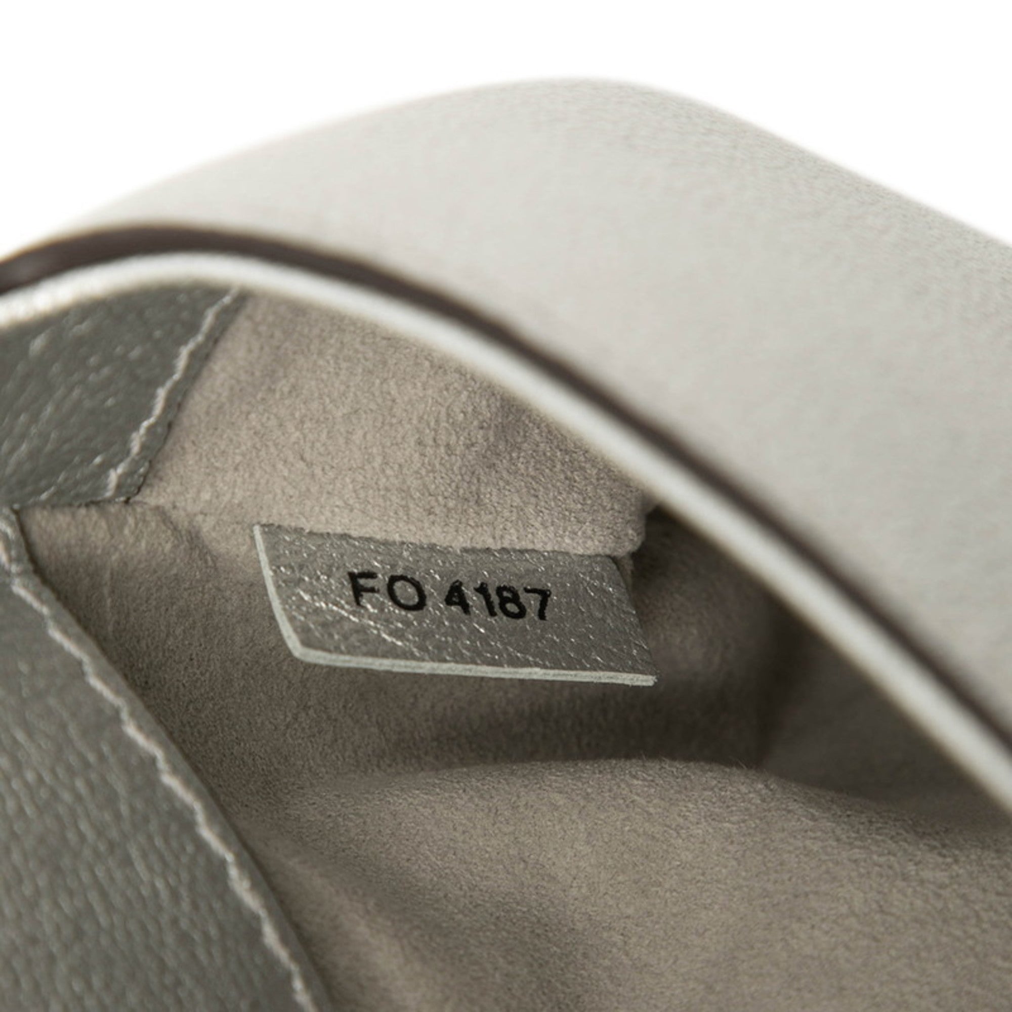 Louis Vuitton Argent Silver Leather Shoulder Bag (Pre-Owned)