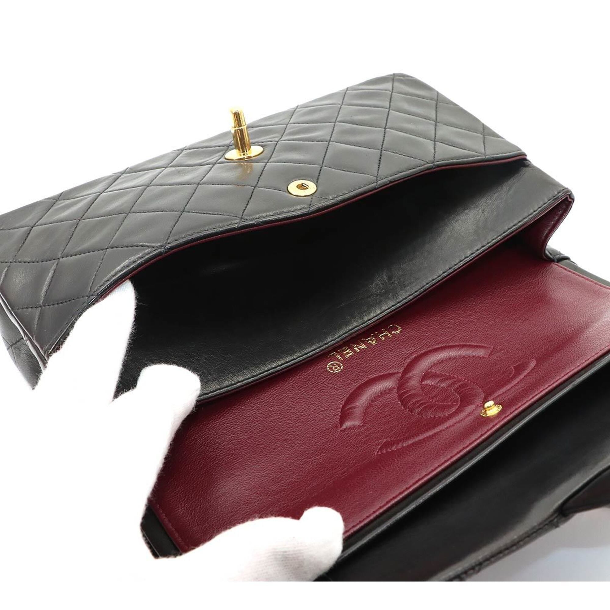 Chanel Black Leather Handbag Shoulder Bag (Pre-Owned)