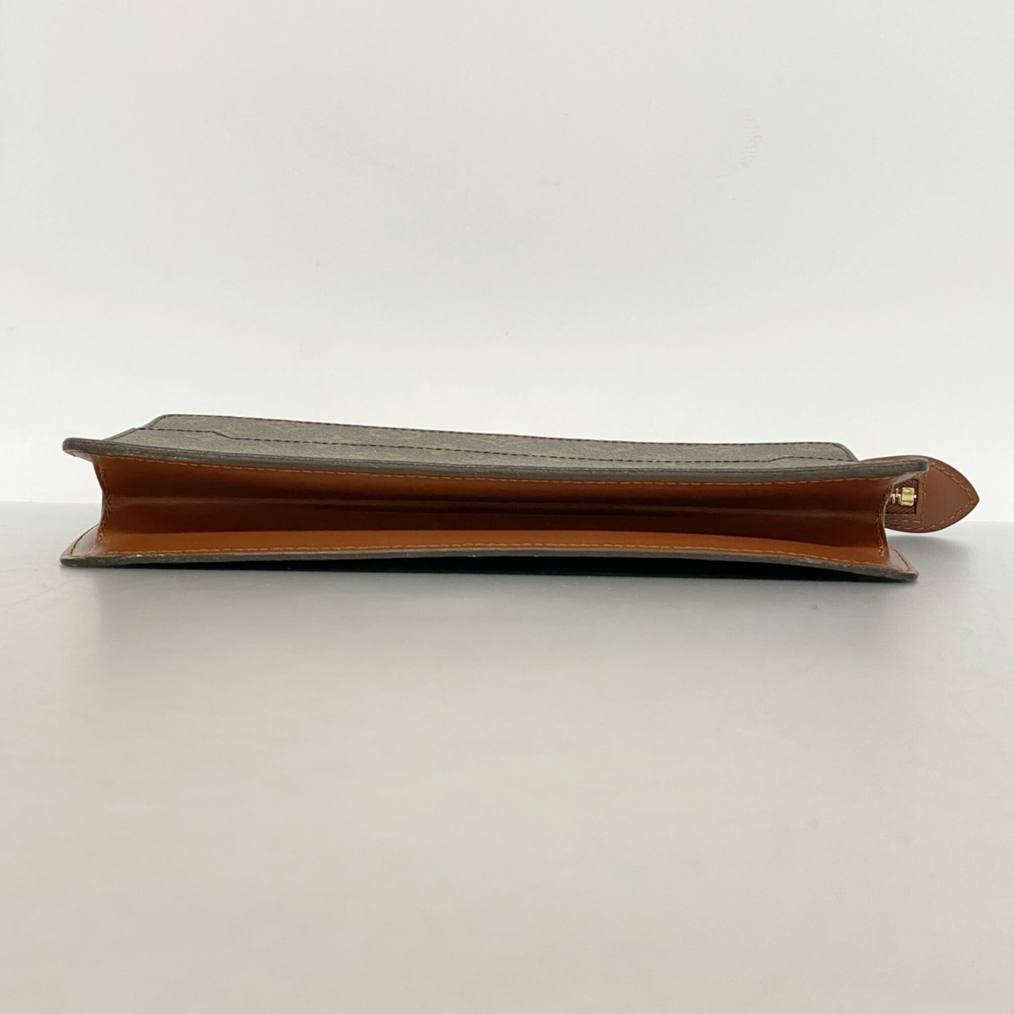 Louis Vuitton Brown Clutch Bag (Pre-Owned)